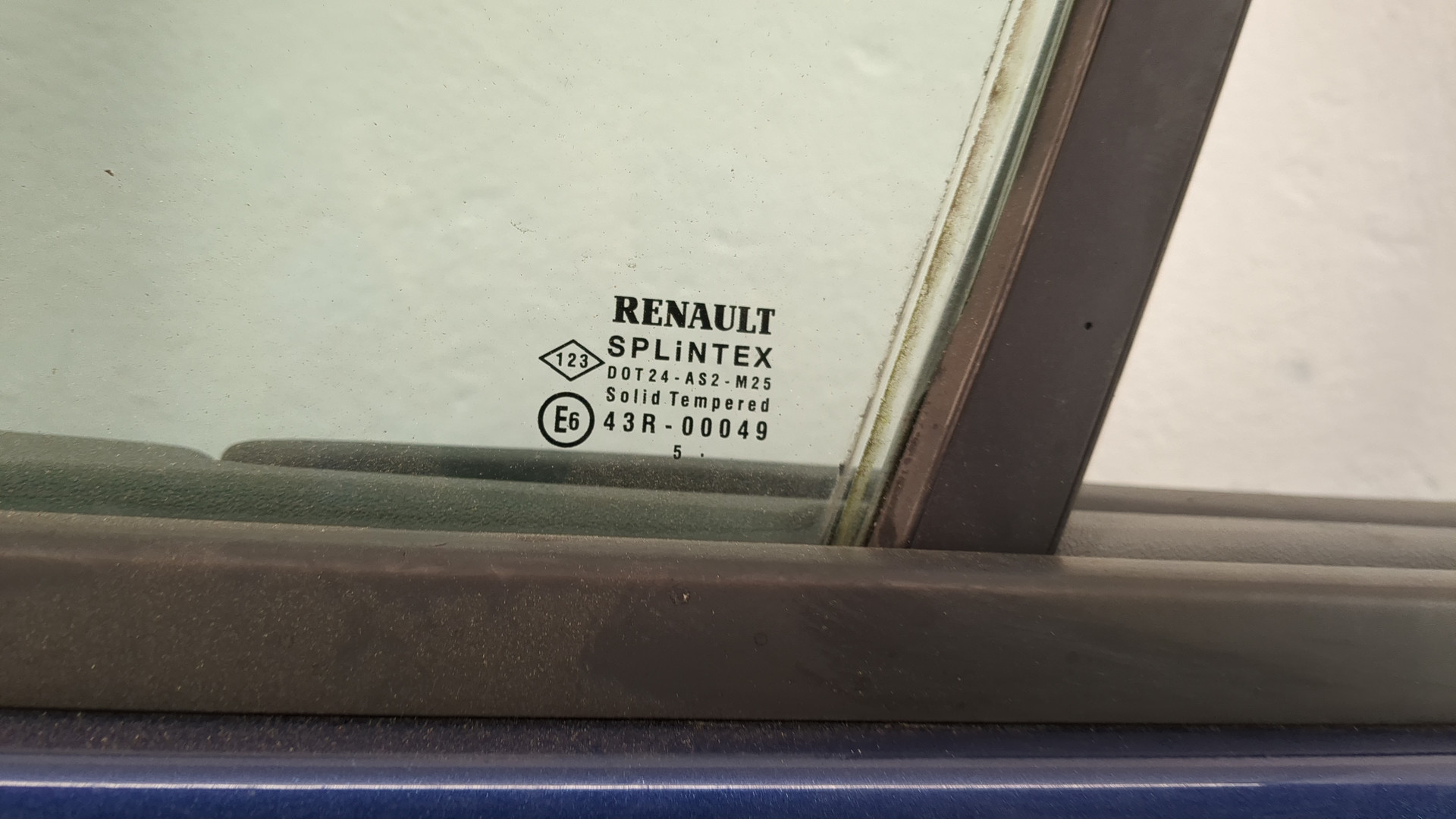 Дверь передняя левая