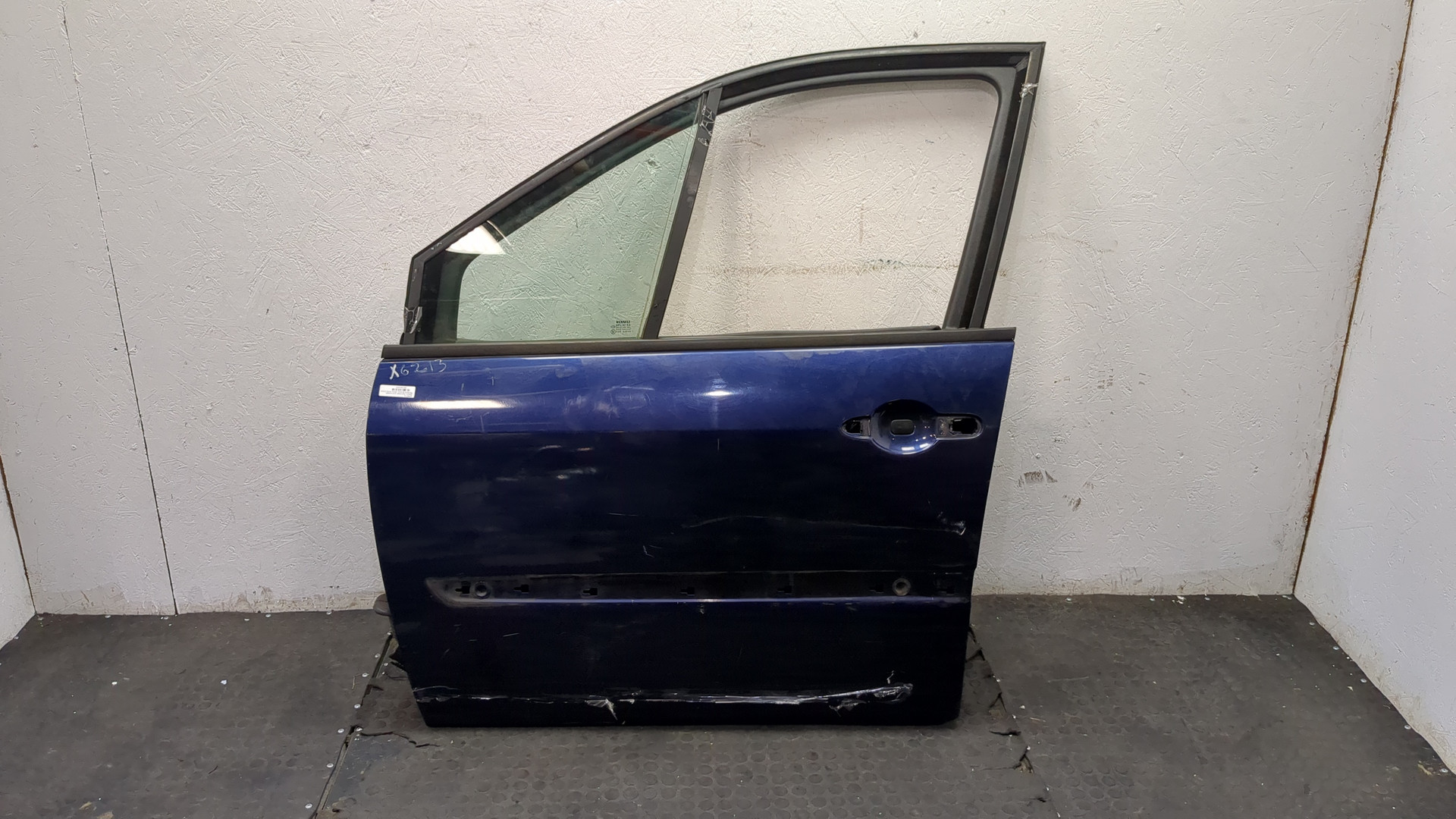 Дверь передняя левая