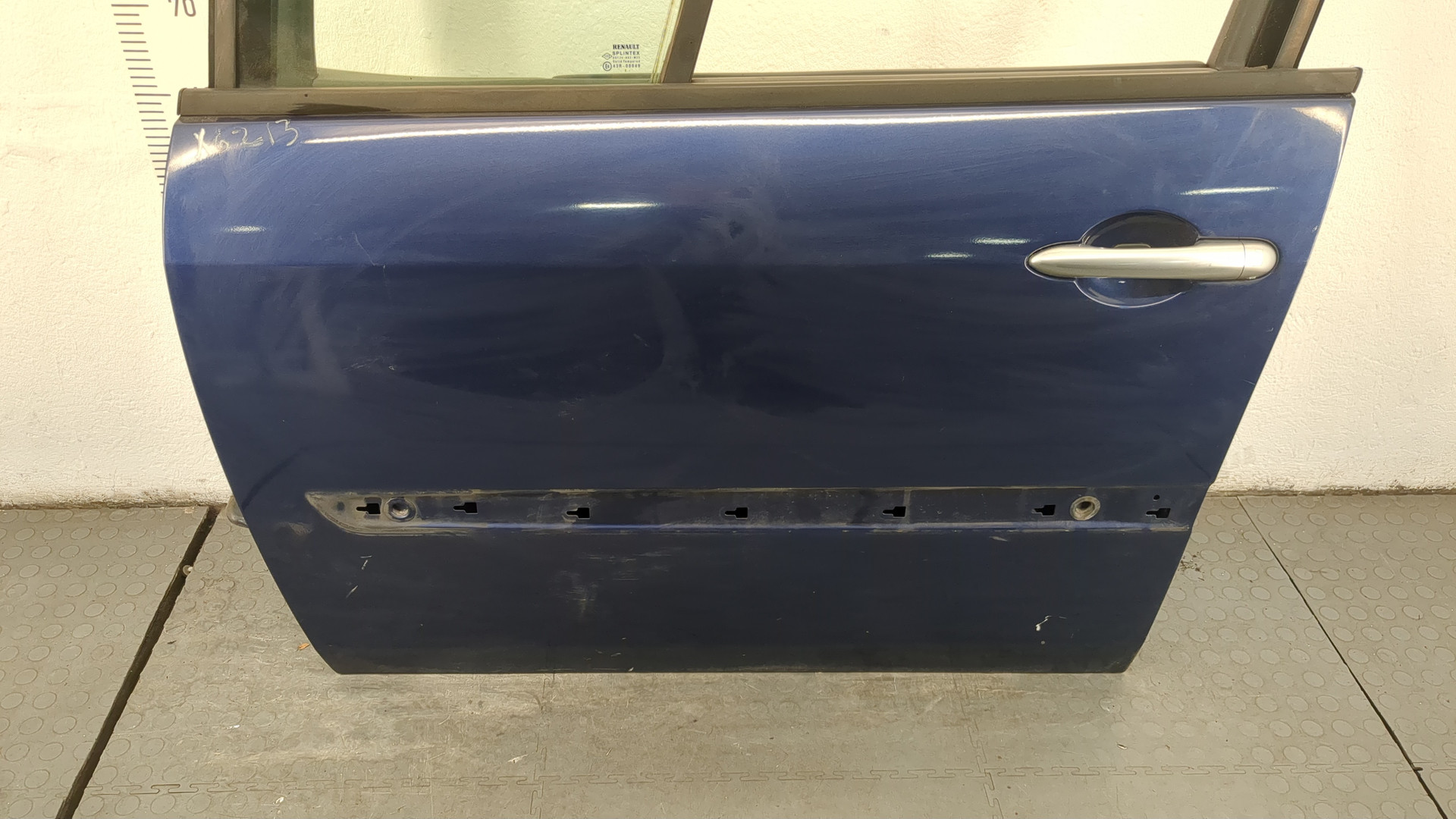 Дверь передняя левая