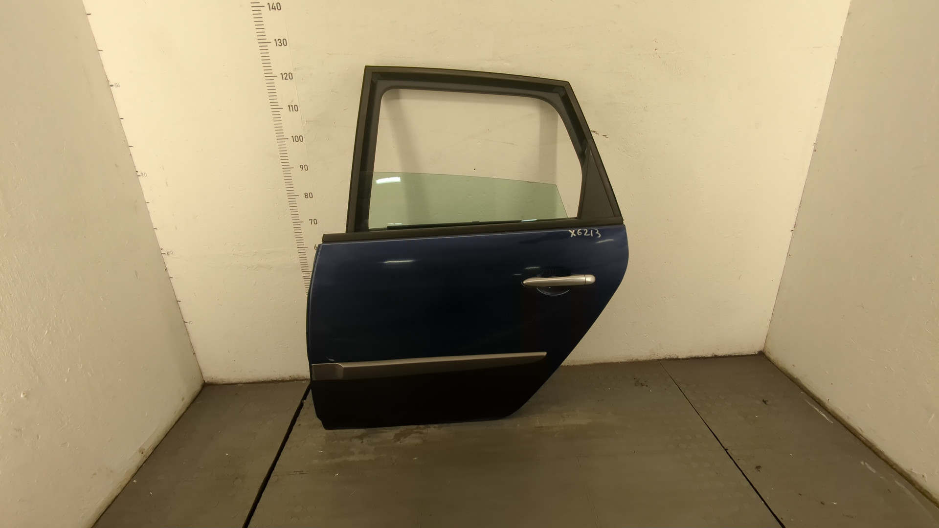 Дверь задняя левая