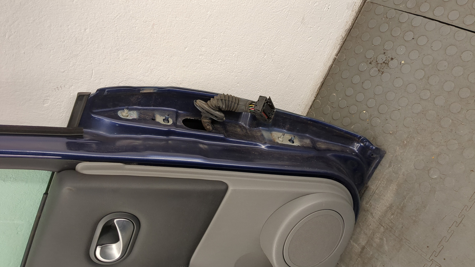 Дверь задняя левая