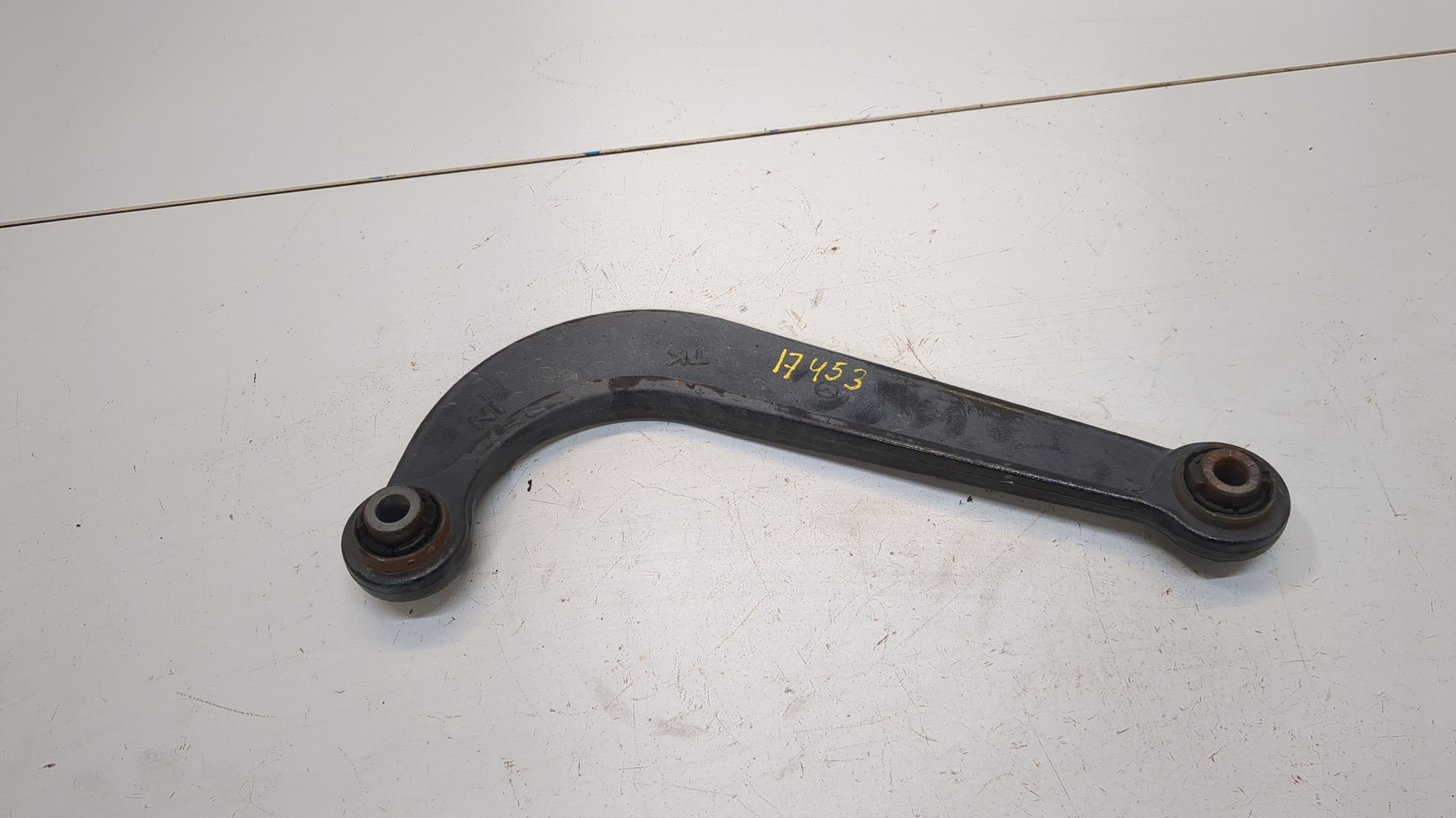 Рычаг задний