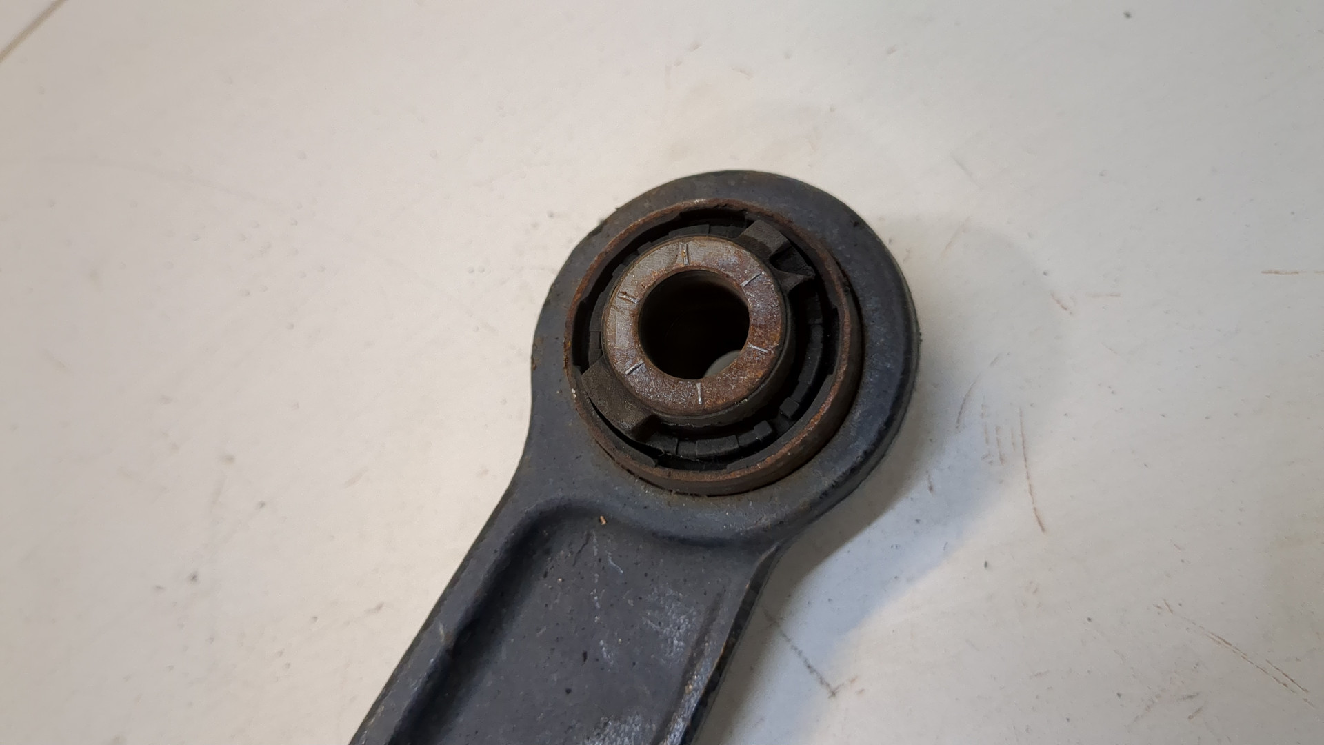 Рычаг задний