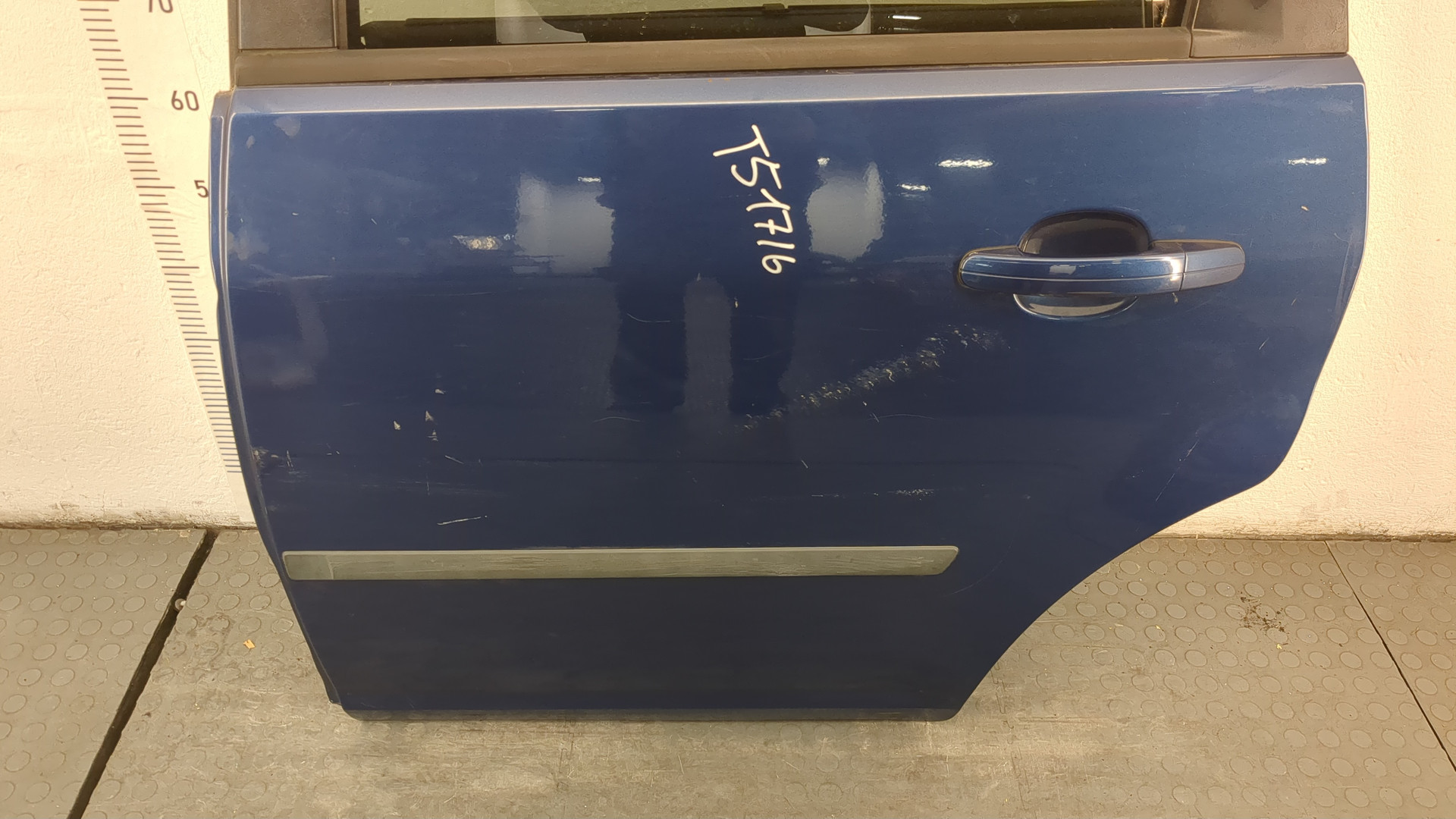 Дверь задняя левая