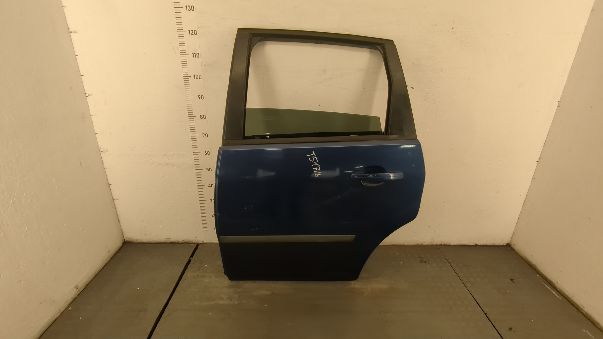 Дверь задняя левая