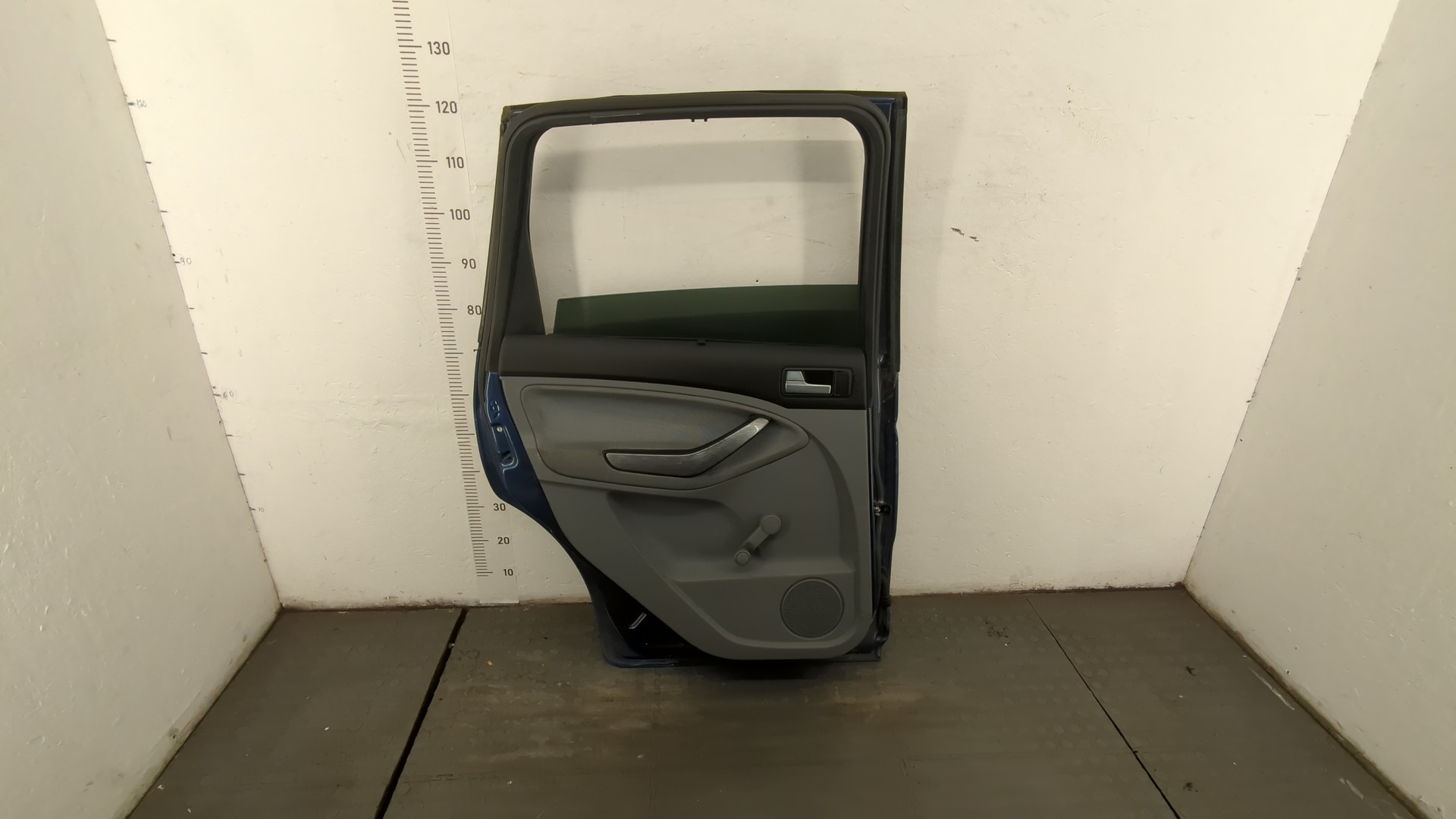 Дверь задняя левая