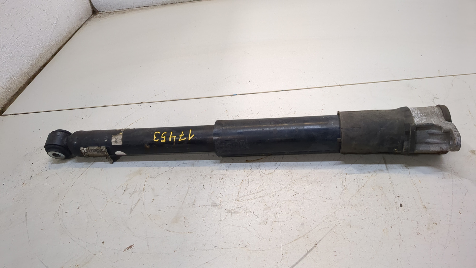 Амортизатор задний (стойка)