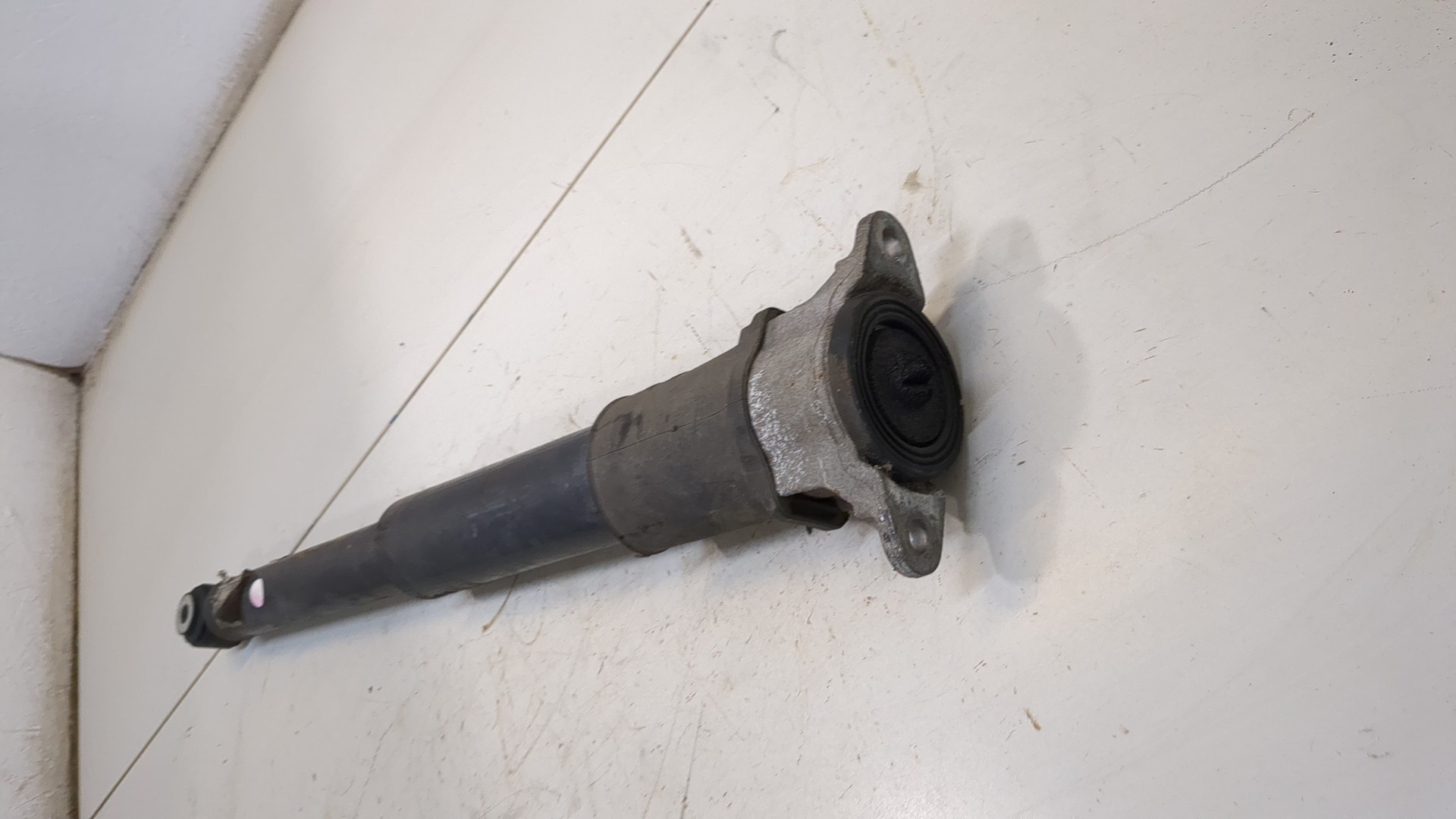 Амортизатор задний (стойка)