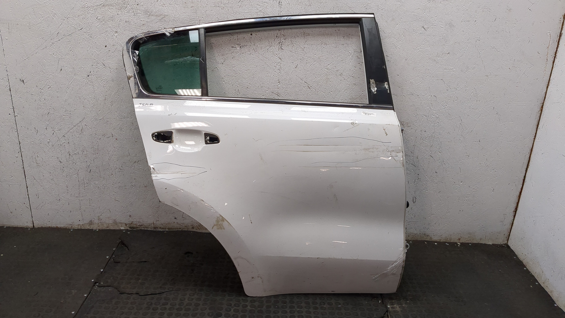 Дверь задняя правая