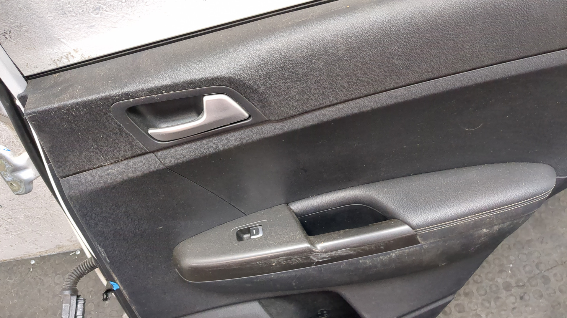 Дверь задняя правая