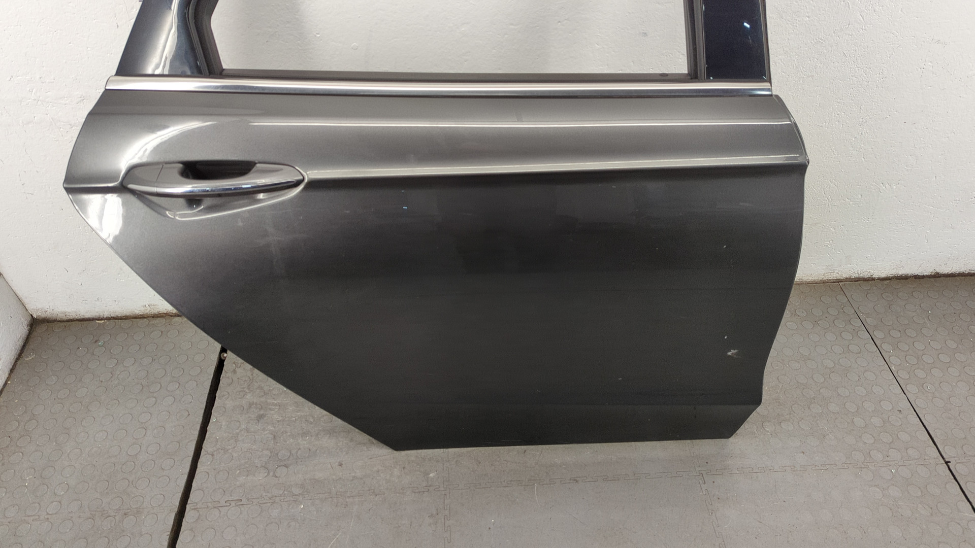 Дверь задняя правая