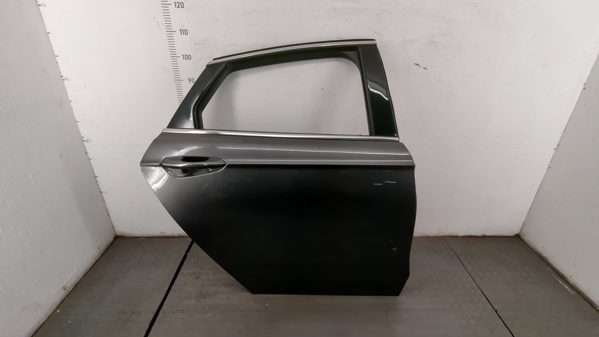 Дверь задняя правая