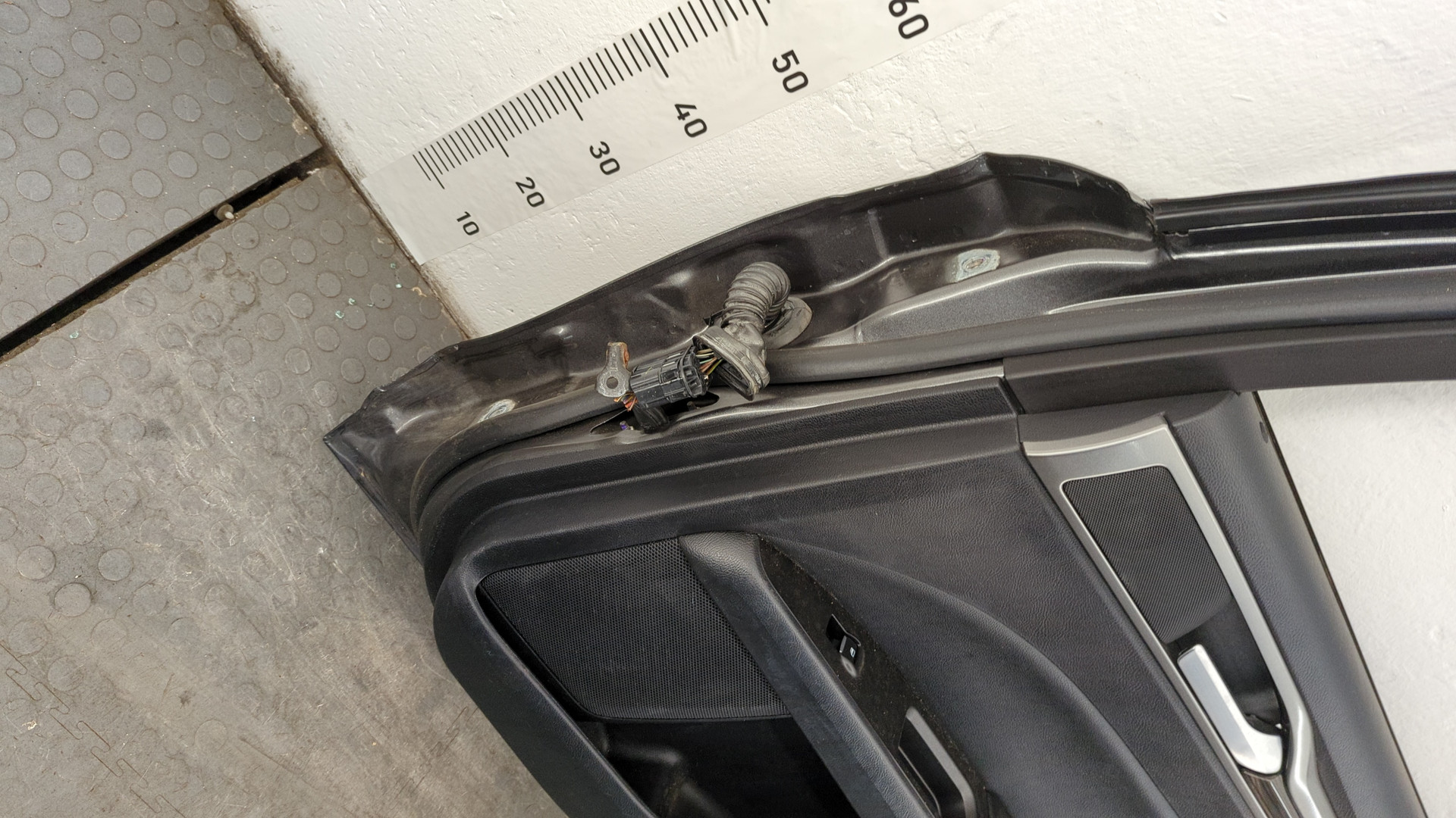 Дверь задняя правая