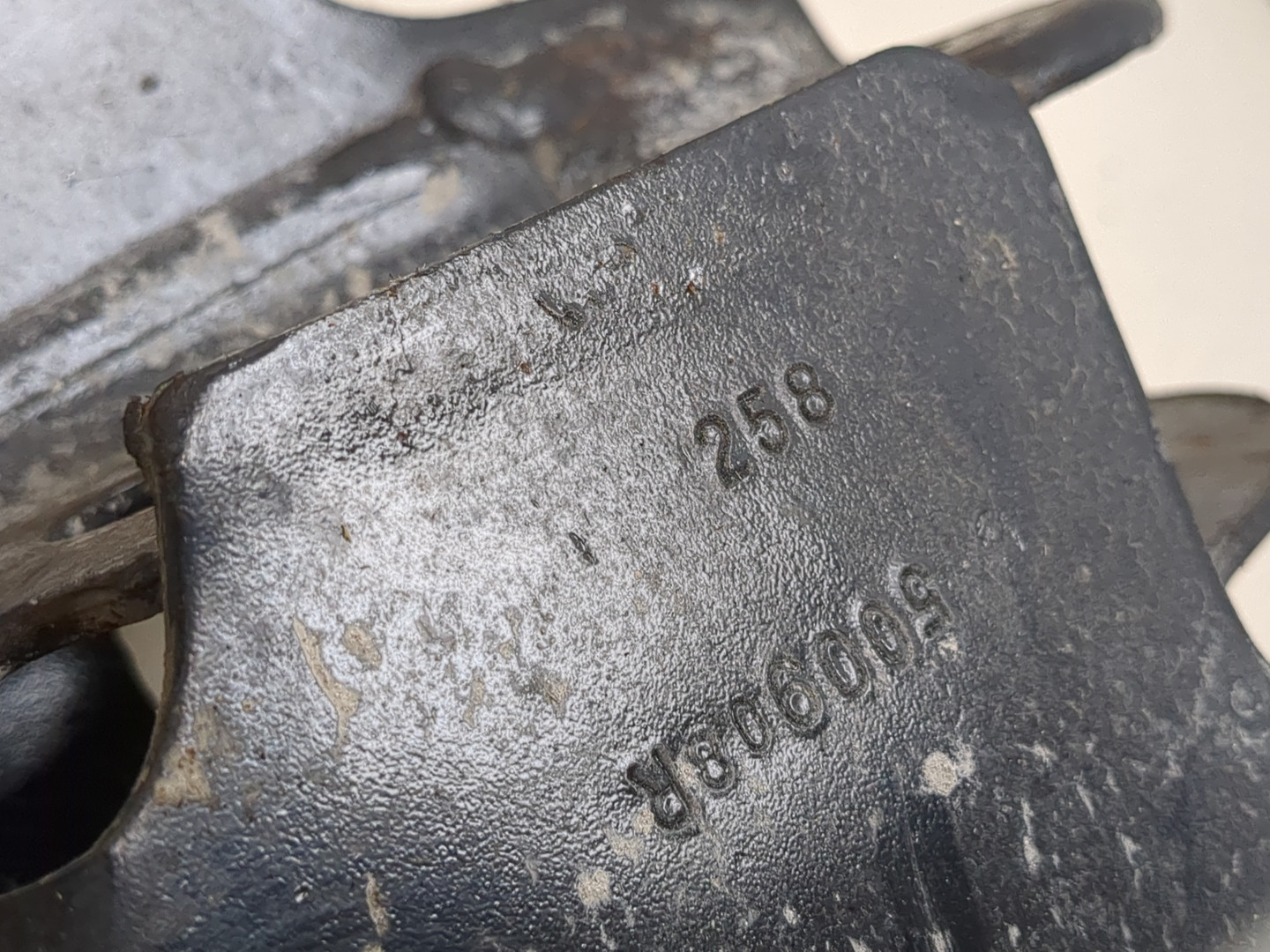 Кулак поворотный задний правый