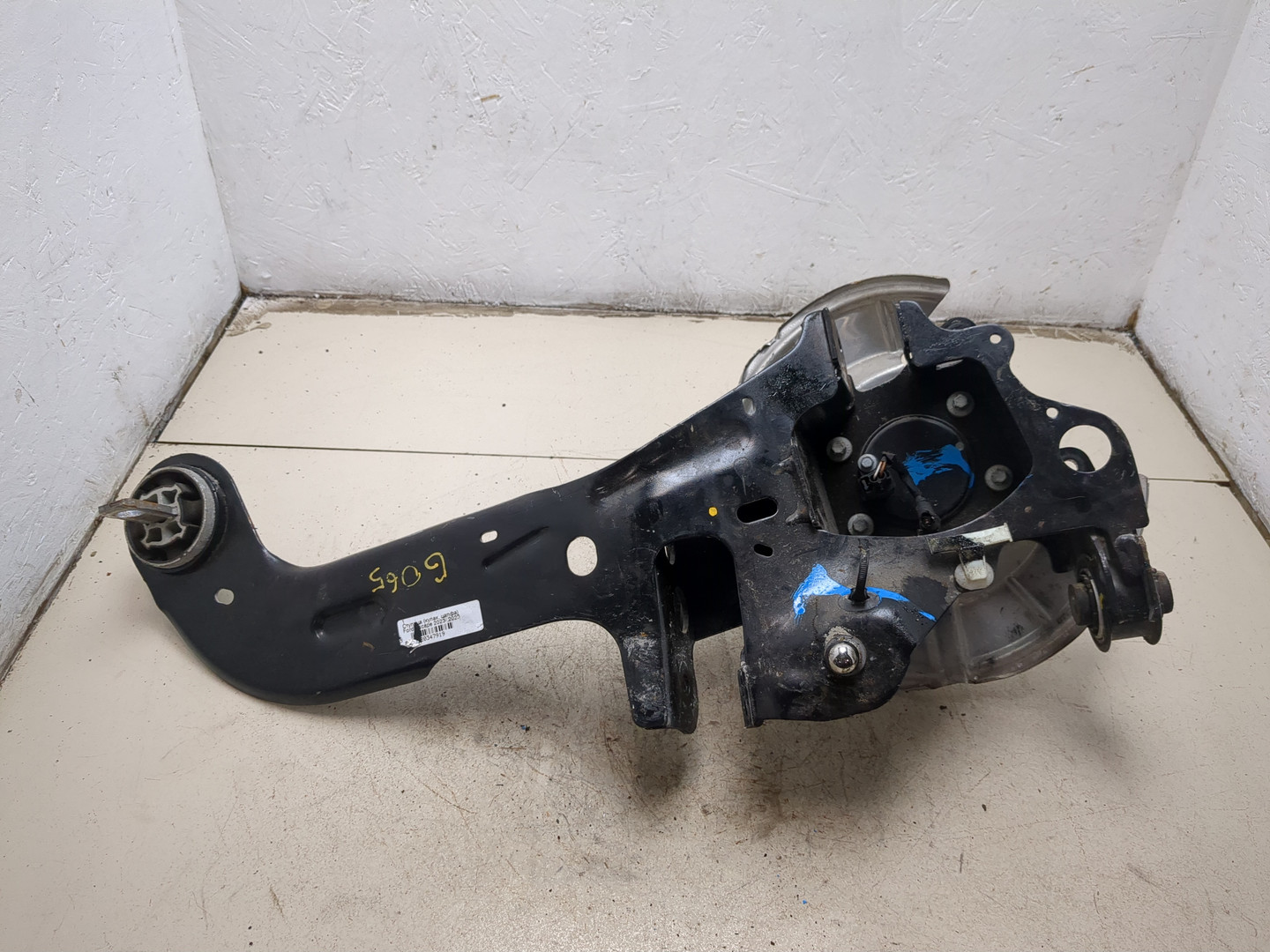 Кулак поворотный задний правый