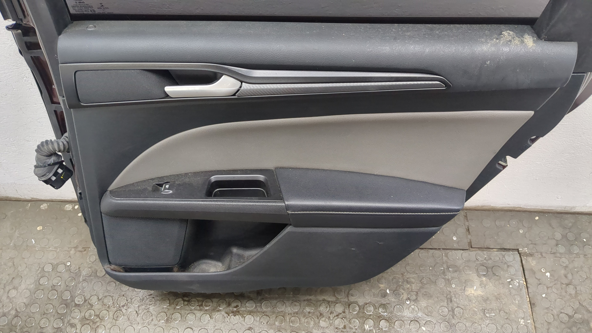 Дверь задняя правая