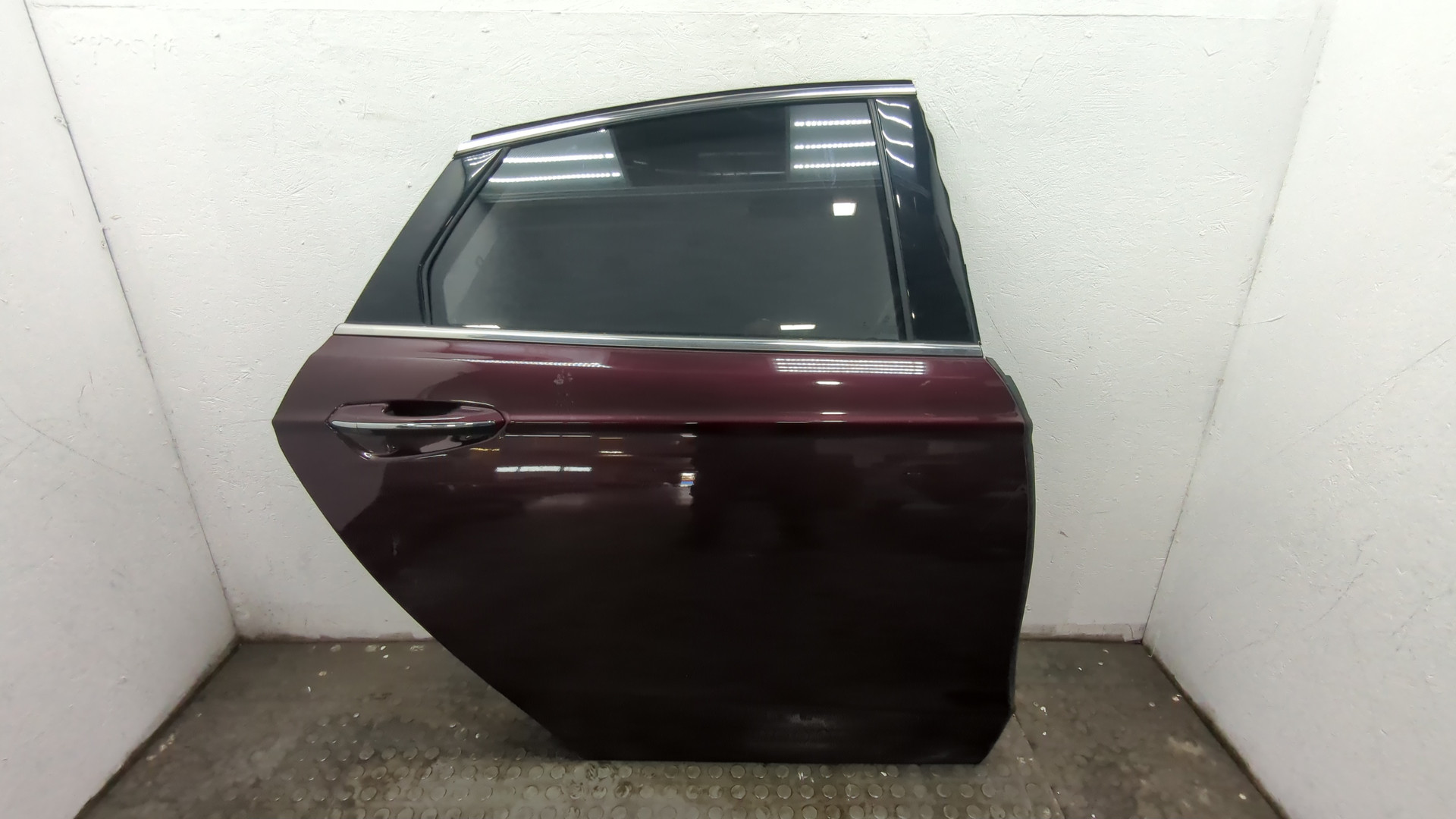 Дверь задняя правая