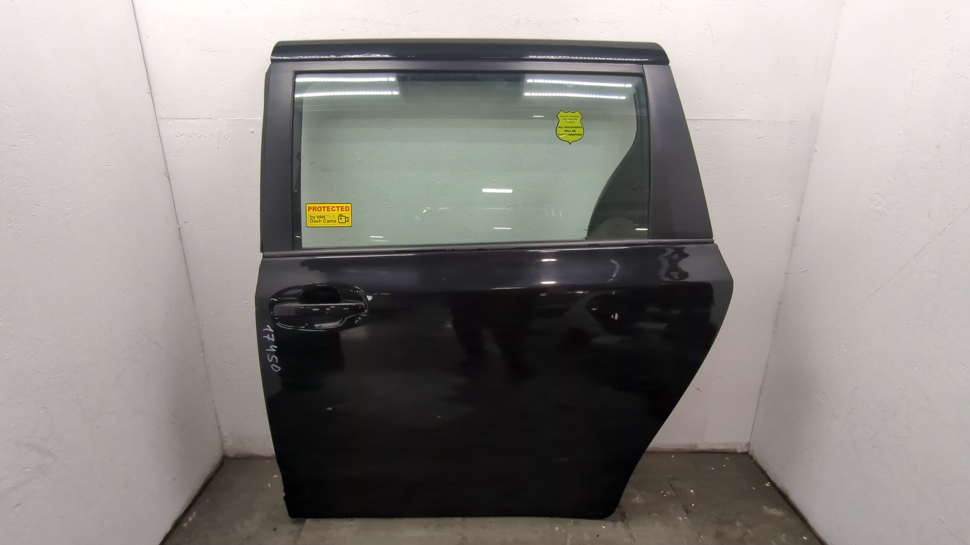 Дверь задняя левая