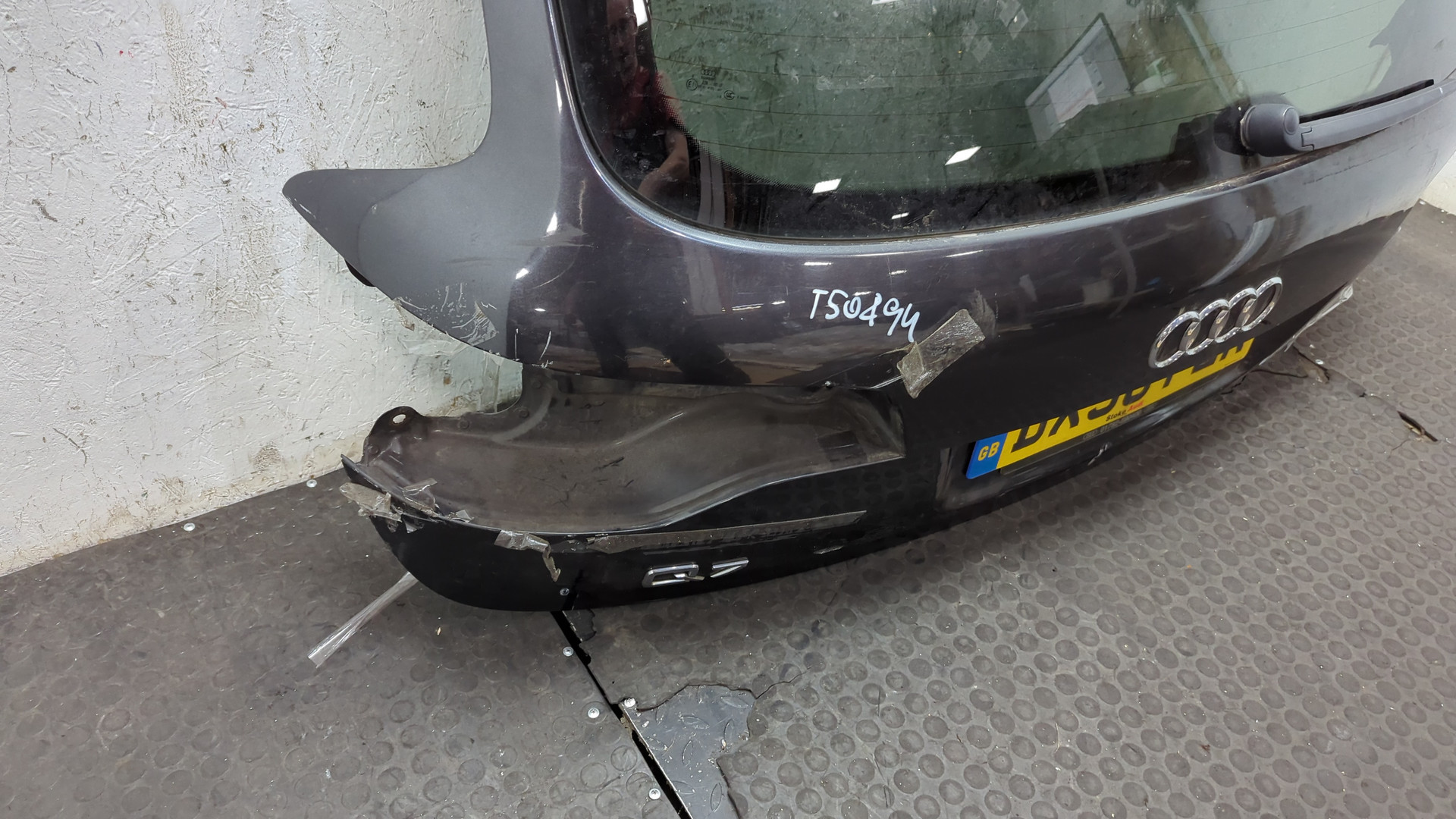 Дверь багажника