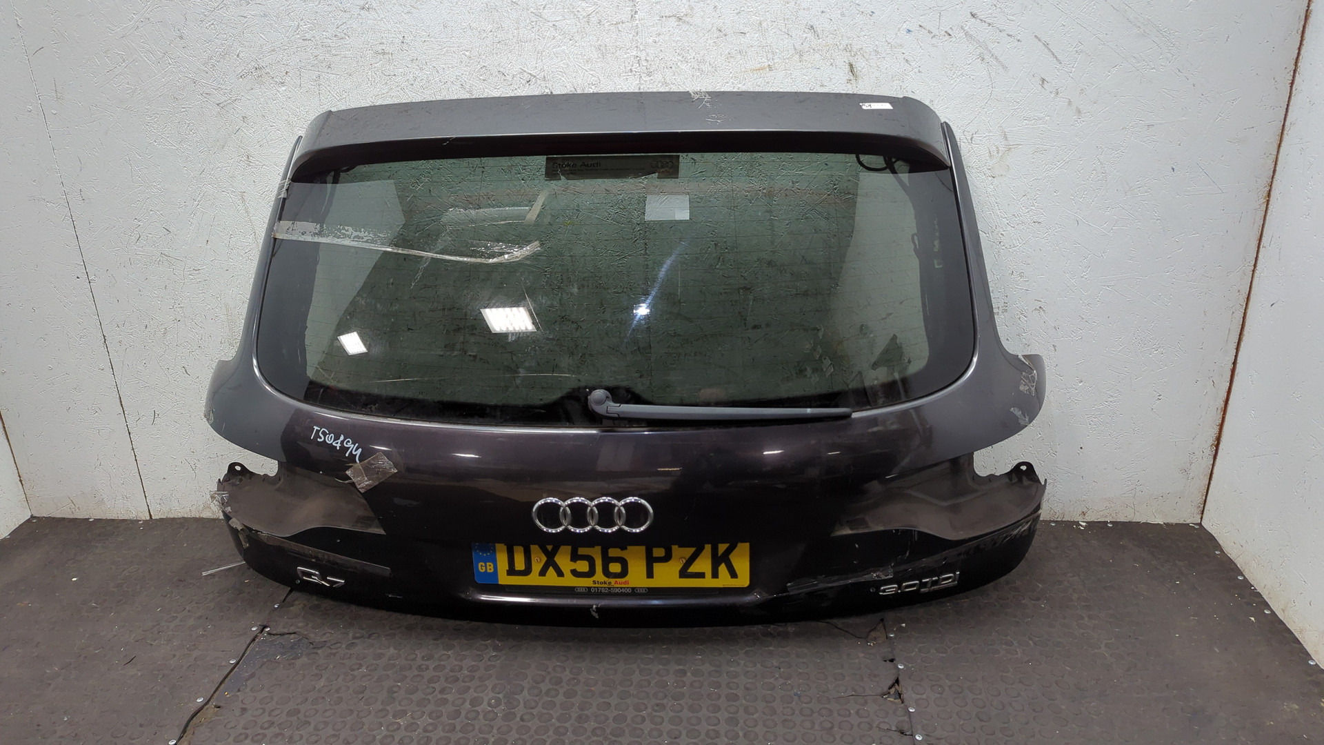 Дверь багажника