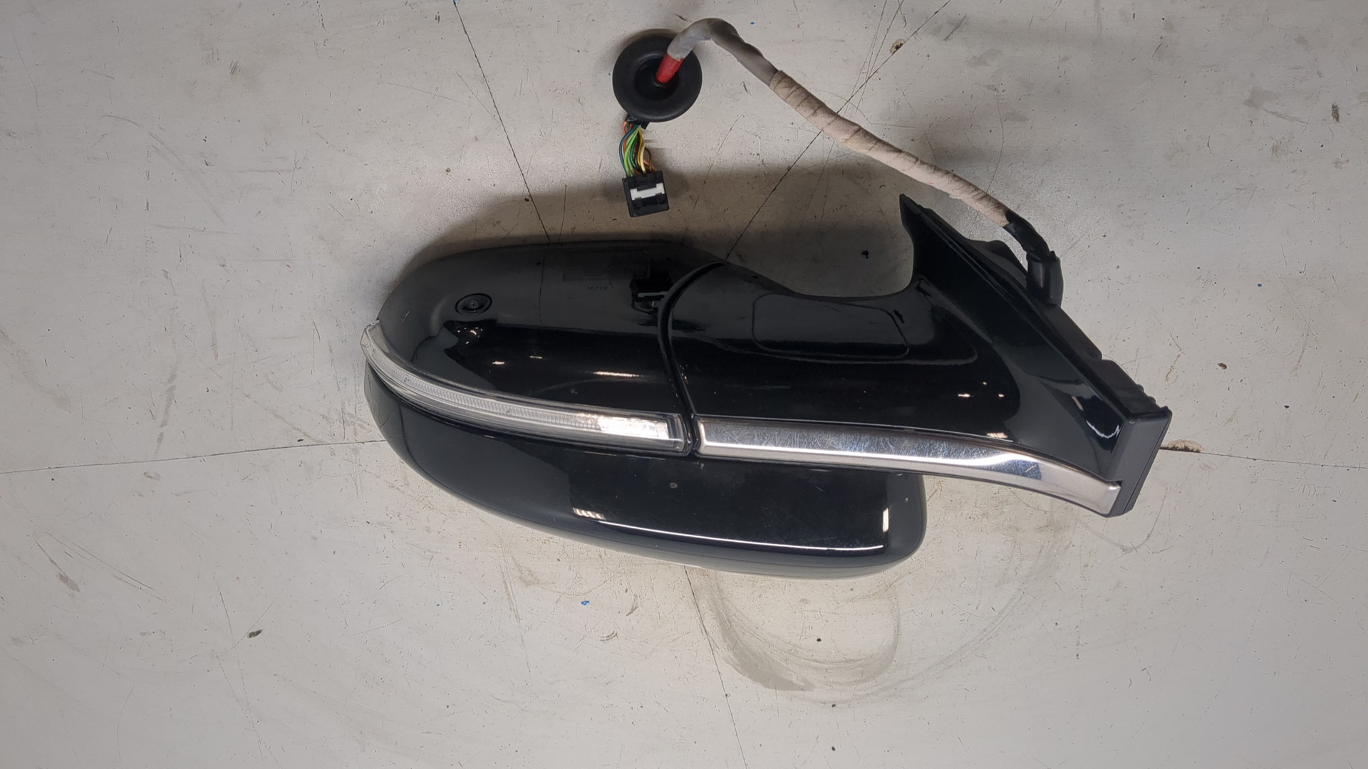 Зеркало левое электрическое