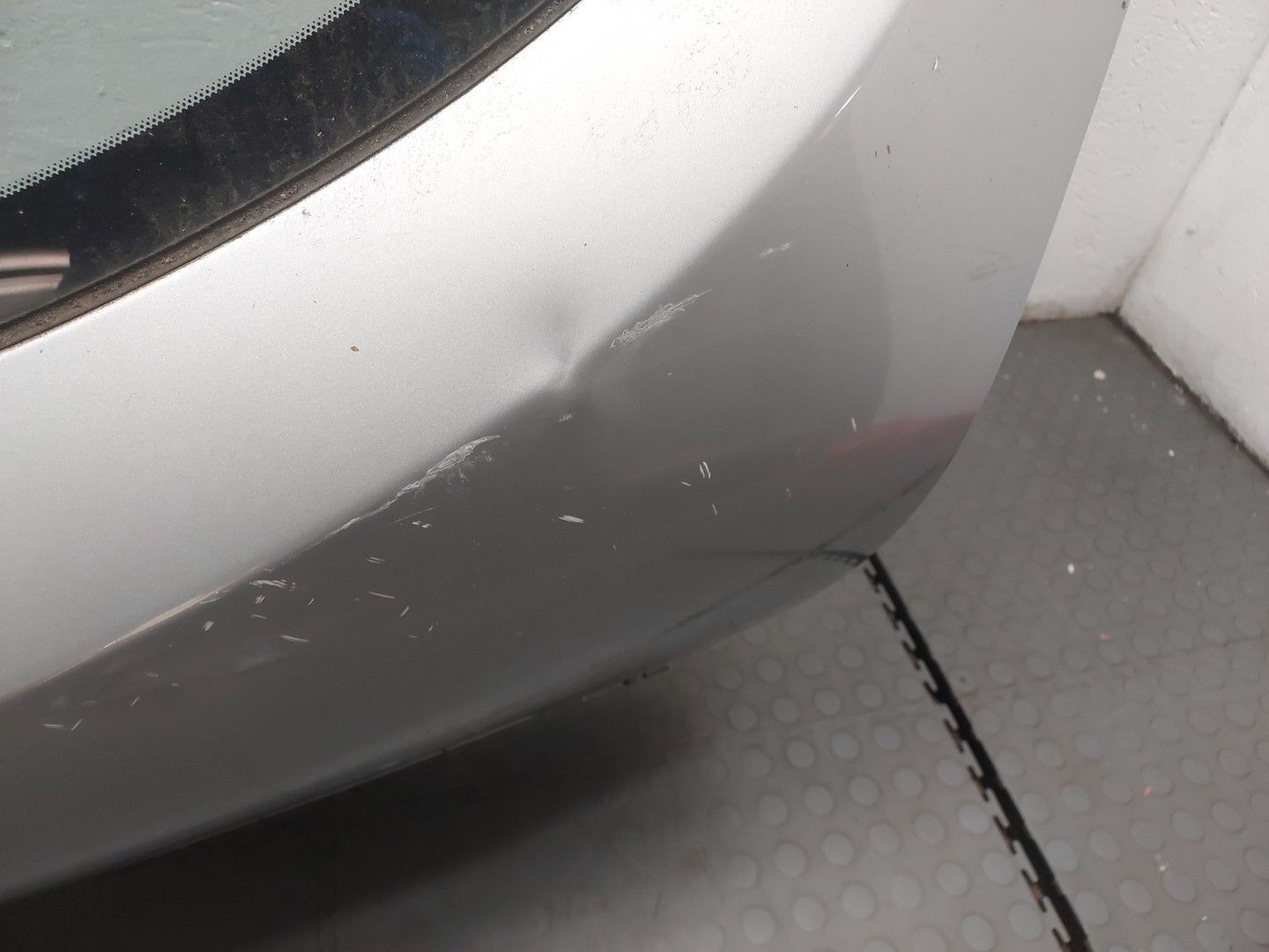 Дверь багажника