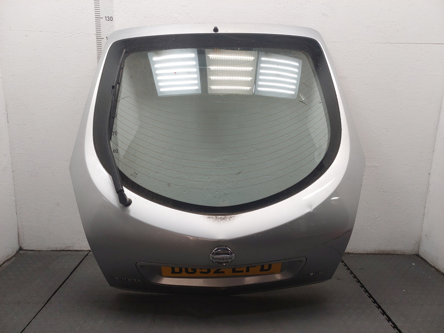 Дверь багажника