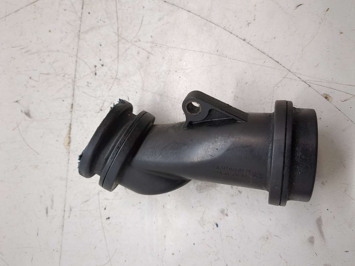 Маслозаливная горловина