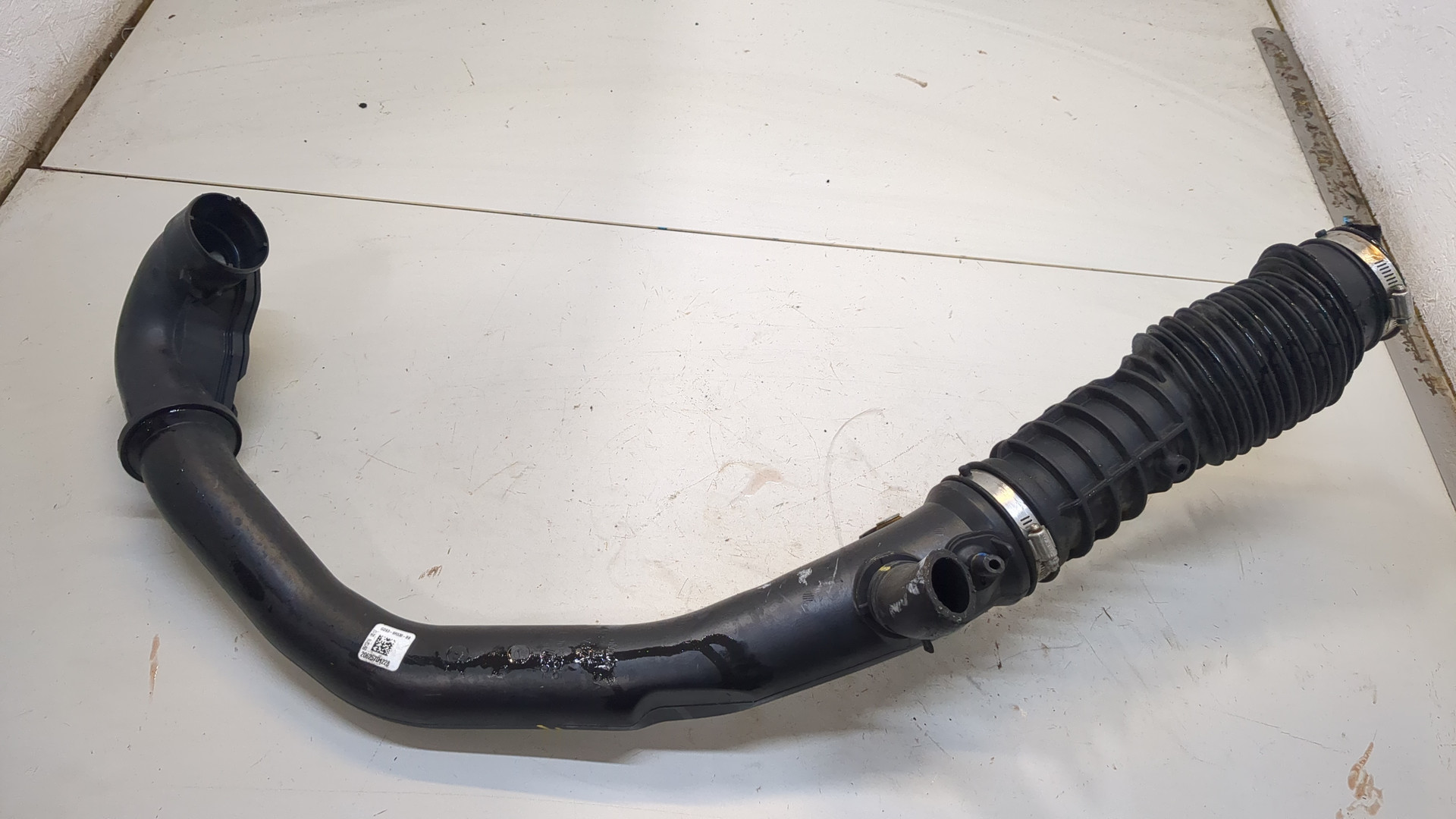 Патрубок воздушного фильтра