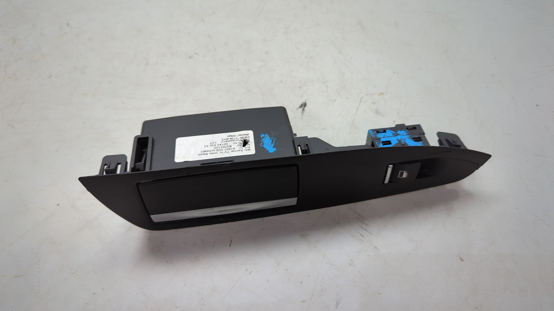 Кнопка стеклоподъемника