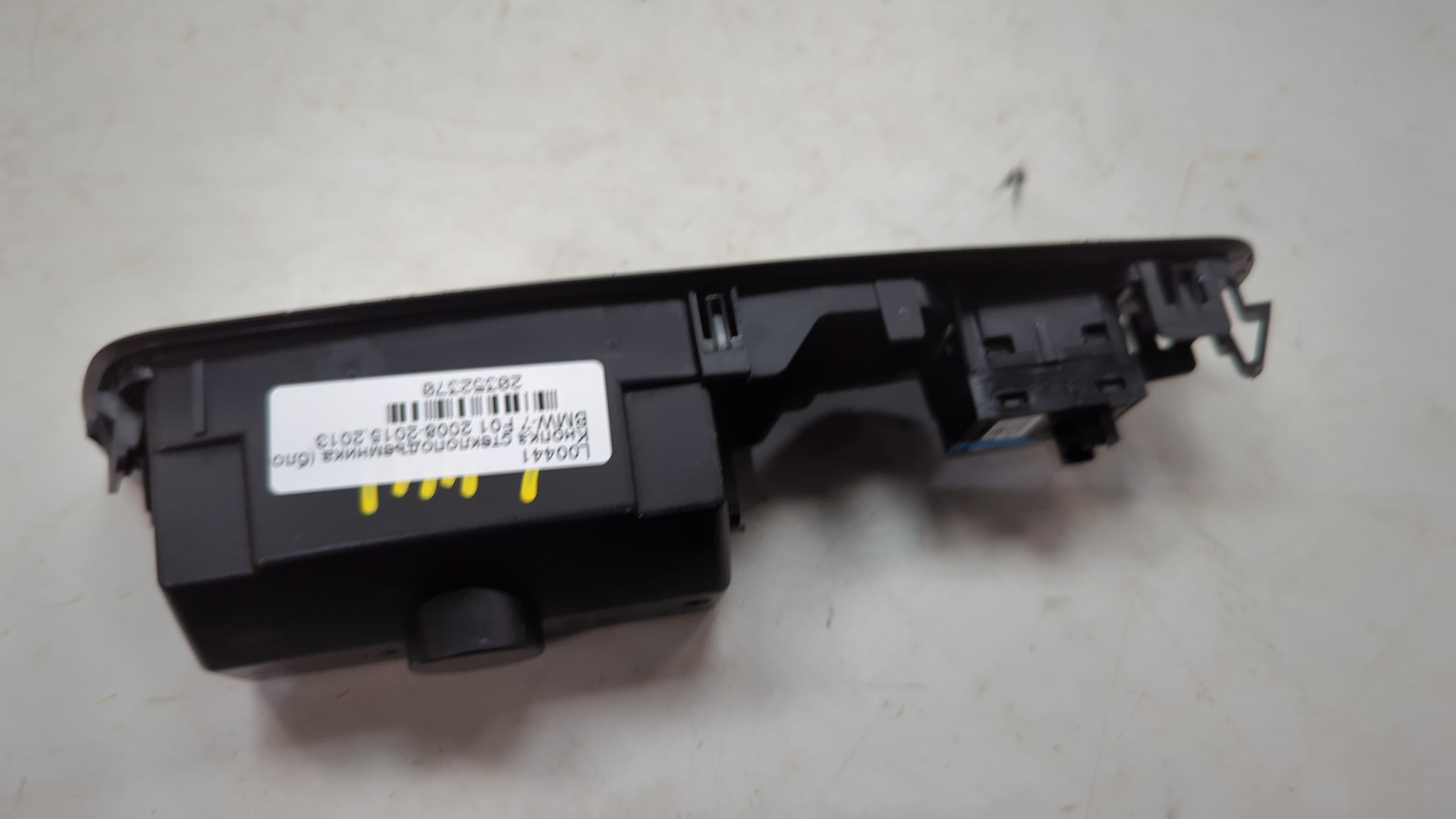 Кнопка стеклоподъемника