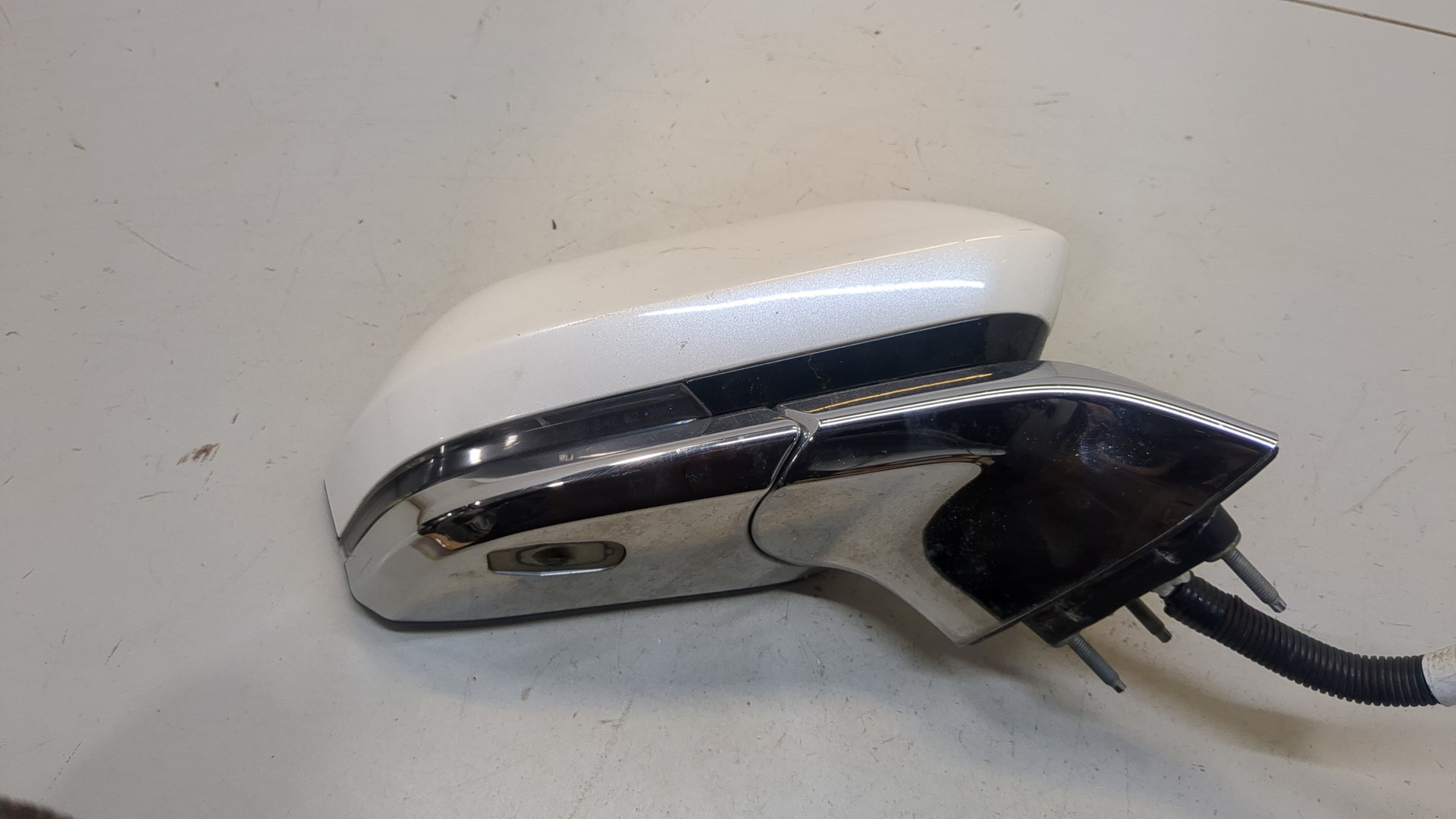 Зеркало правое электрическое