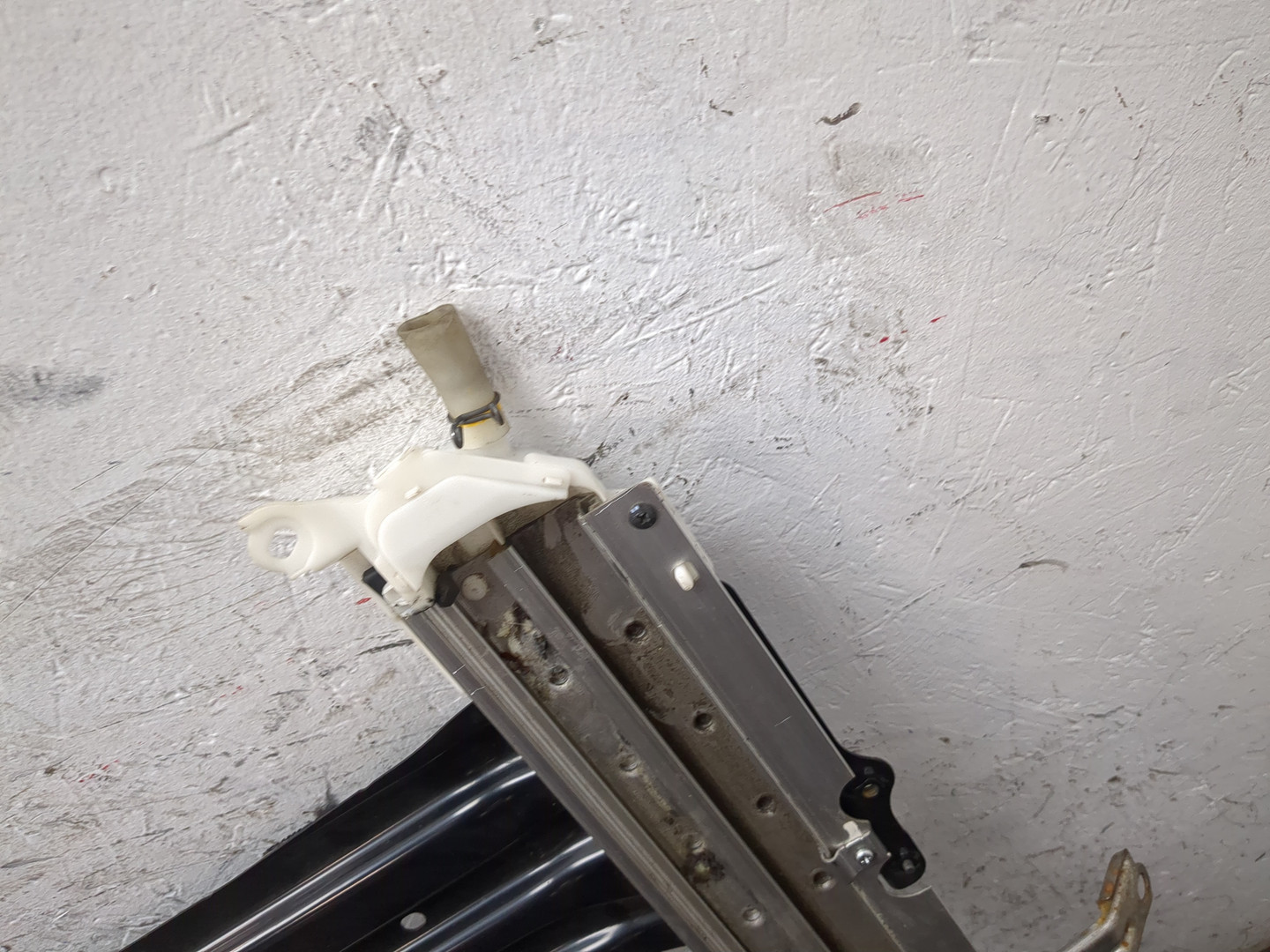 Люк в сборе электрический