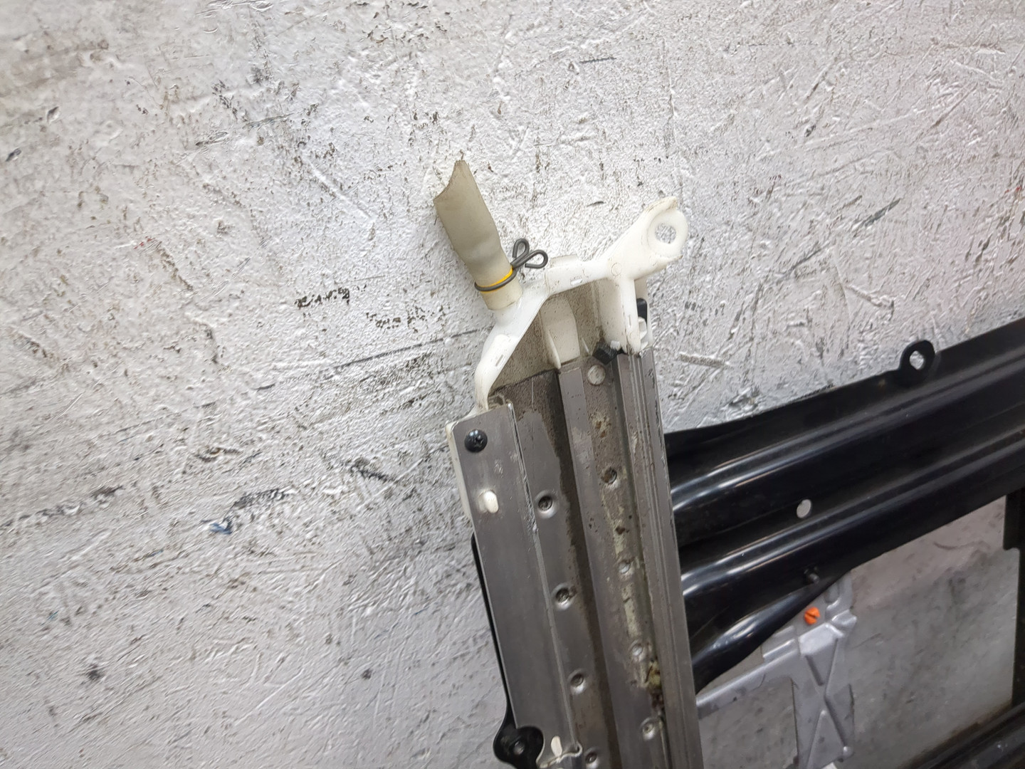 Люк в сборе электрический