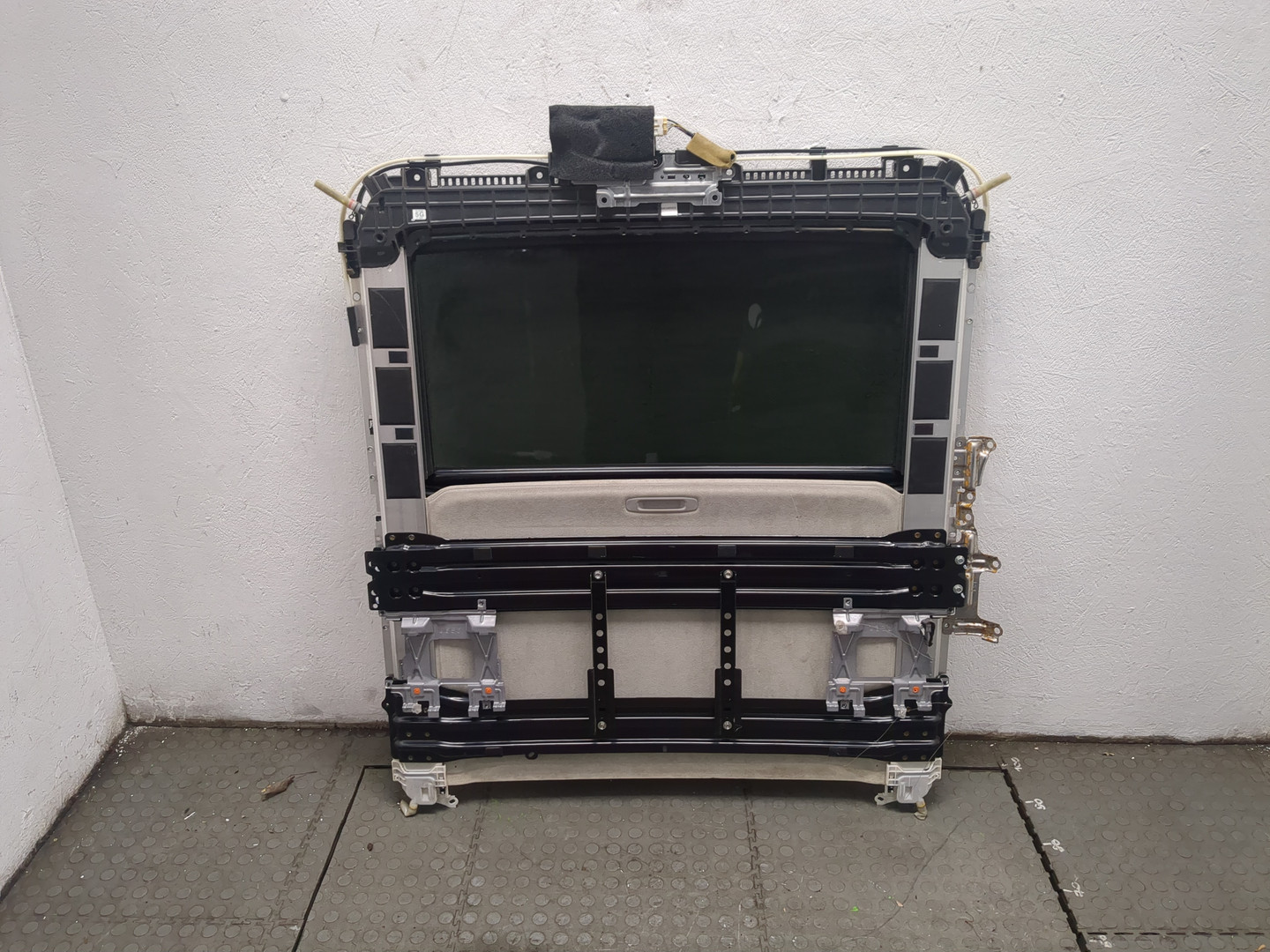 Люк в сборе электрический