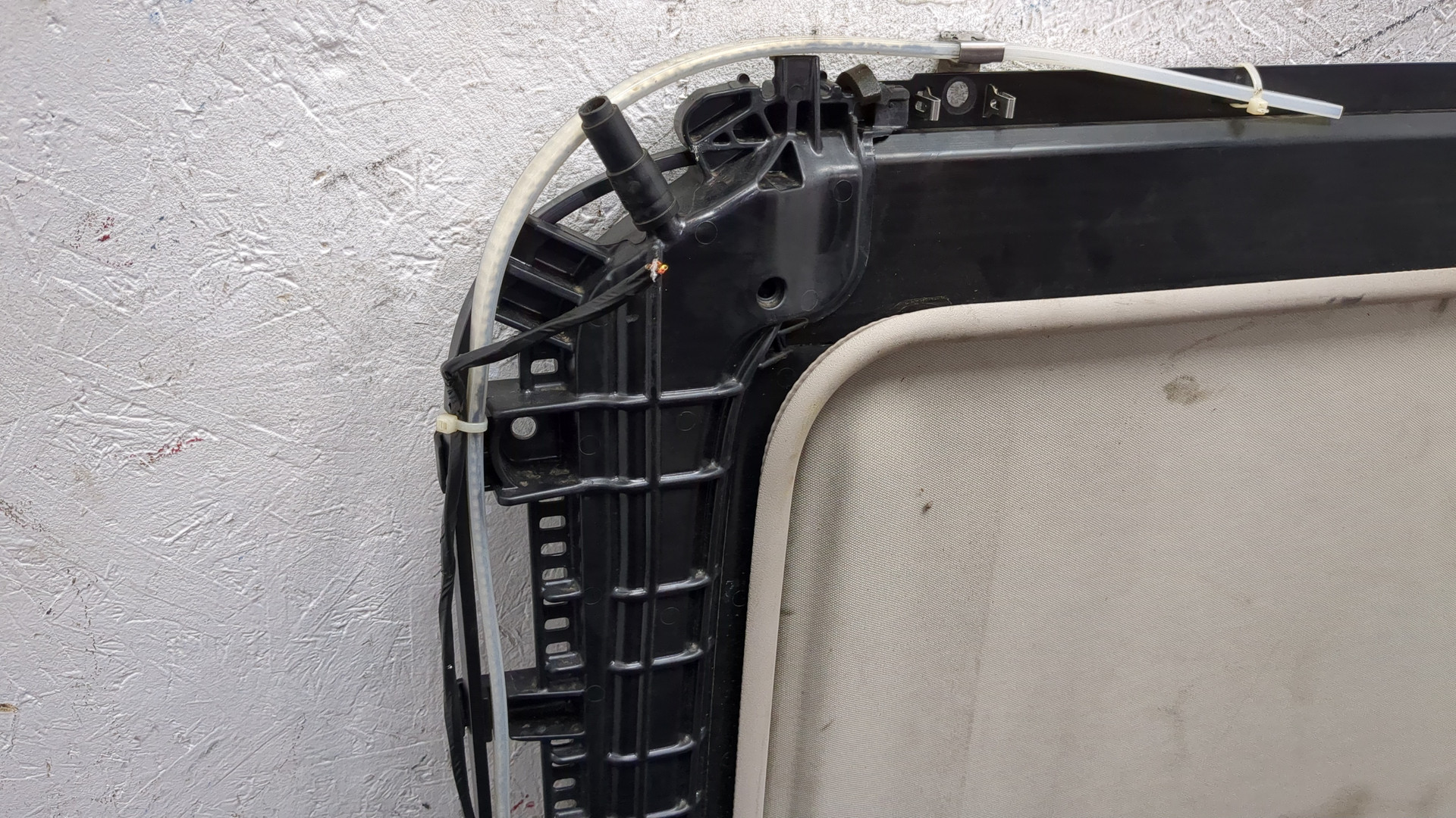 Люк в сборе электрический