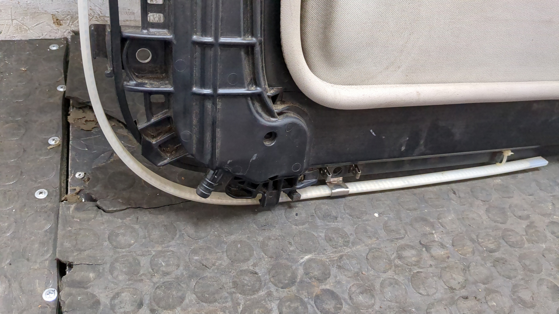 Люк в сборе электрический