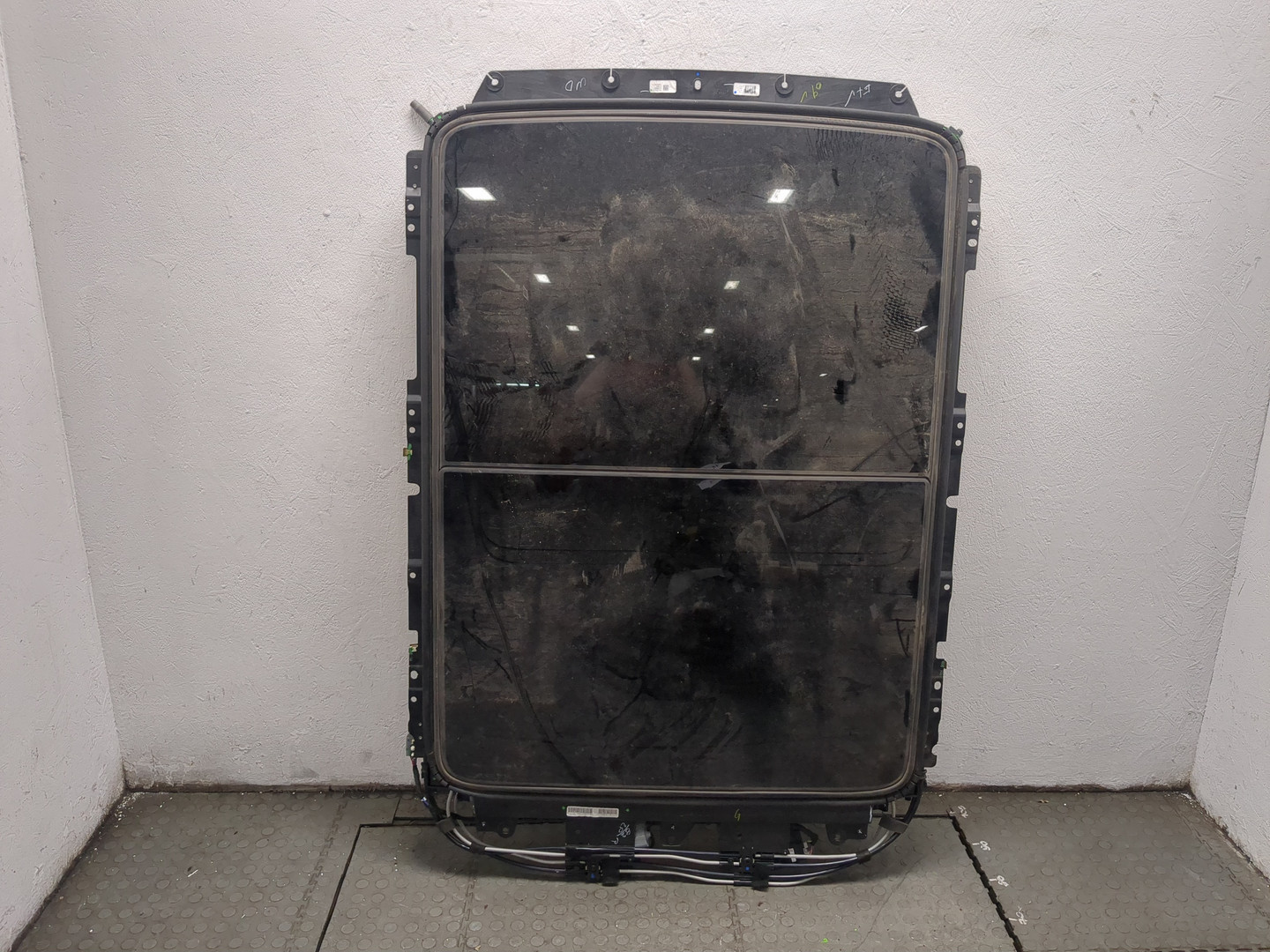 Люк в сборе электрический