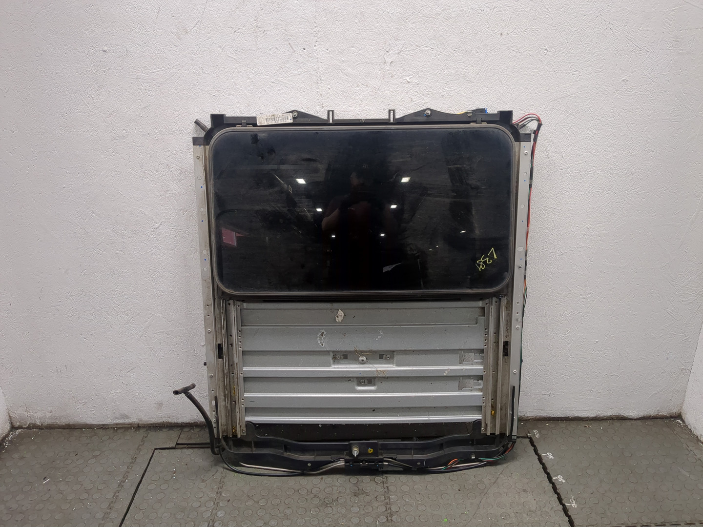 Люк в сборе электрический