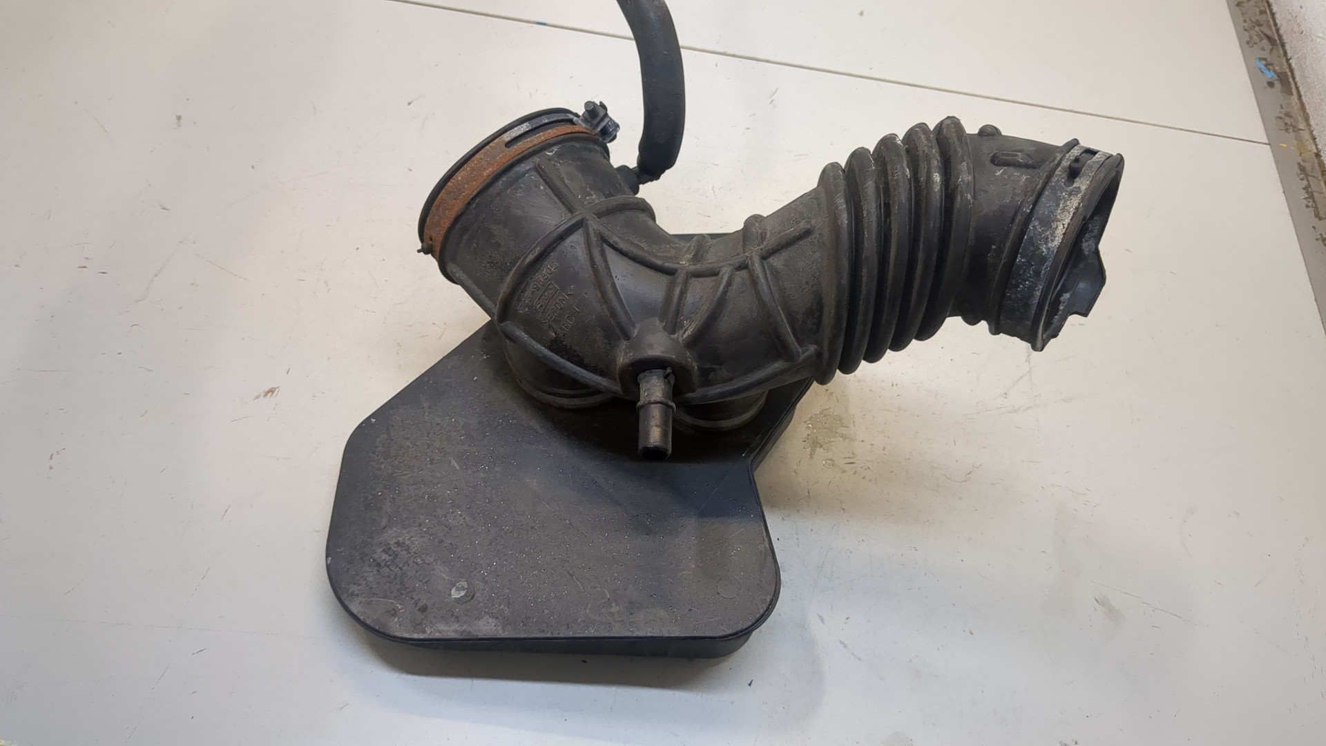 Патрубок воздушного фильтра