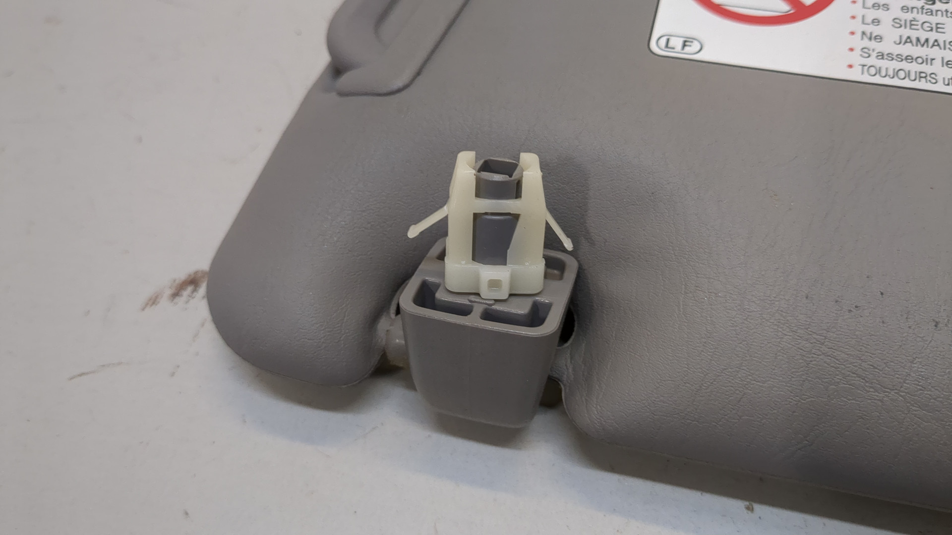 Козырек солнцезащитный