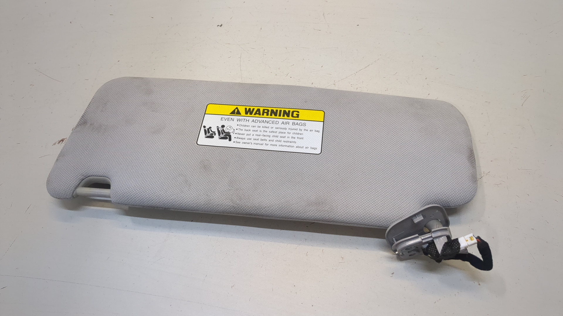 Козырек солнцезащитный