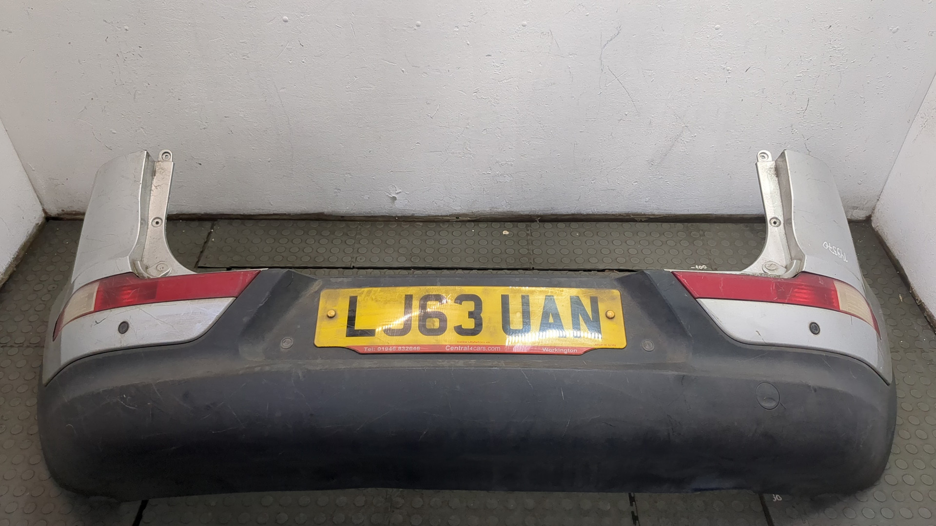 Бампер задний