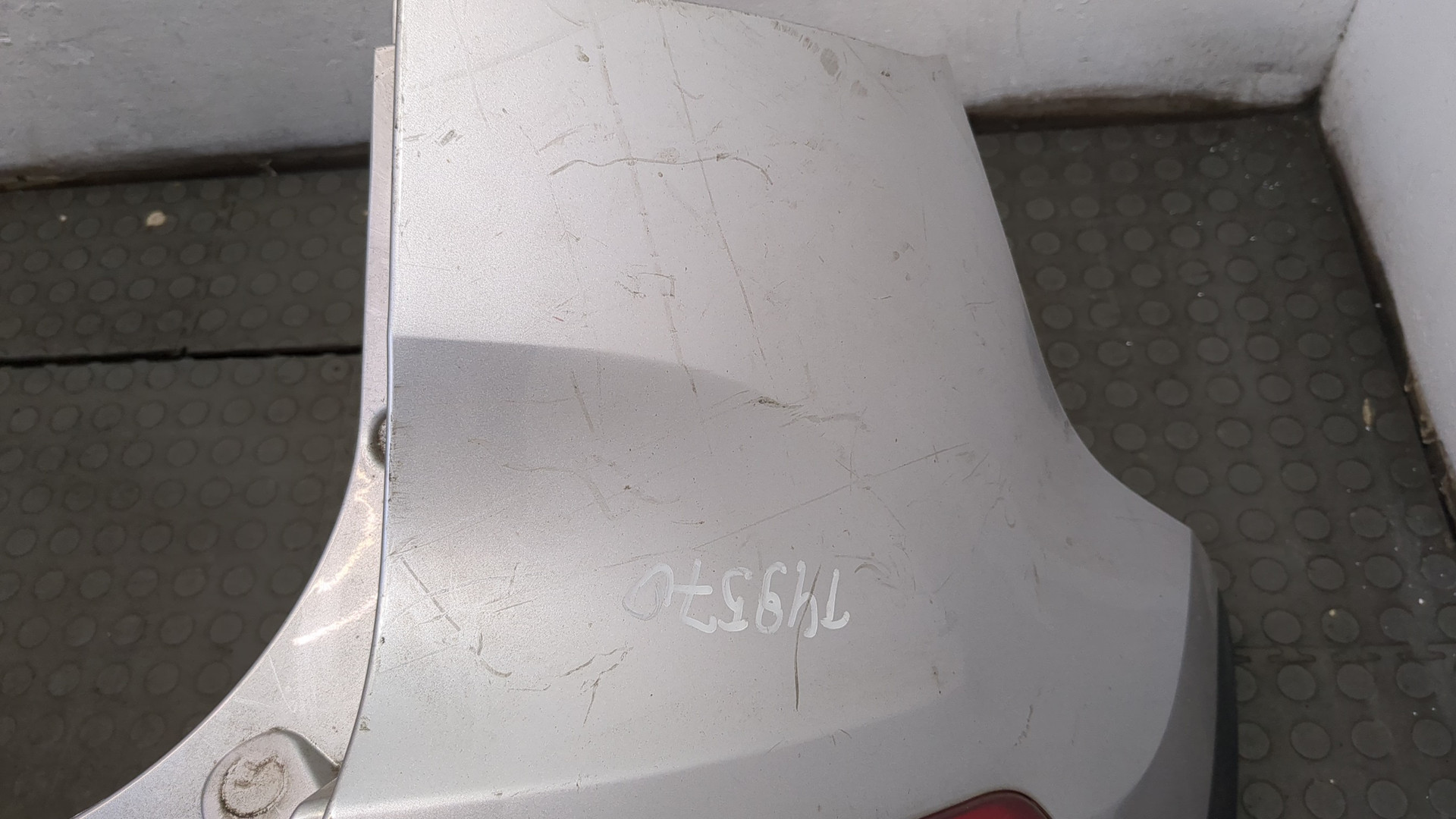 Бампер задний