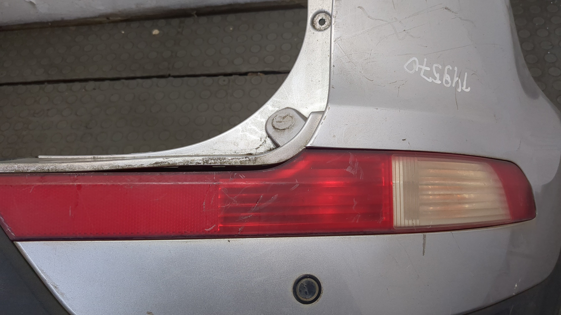 Бампер задний