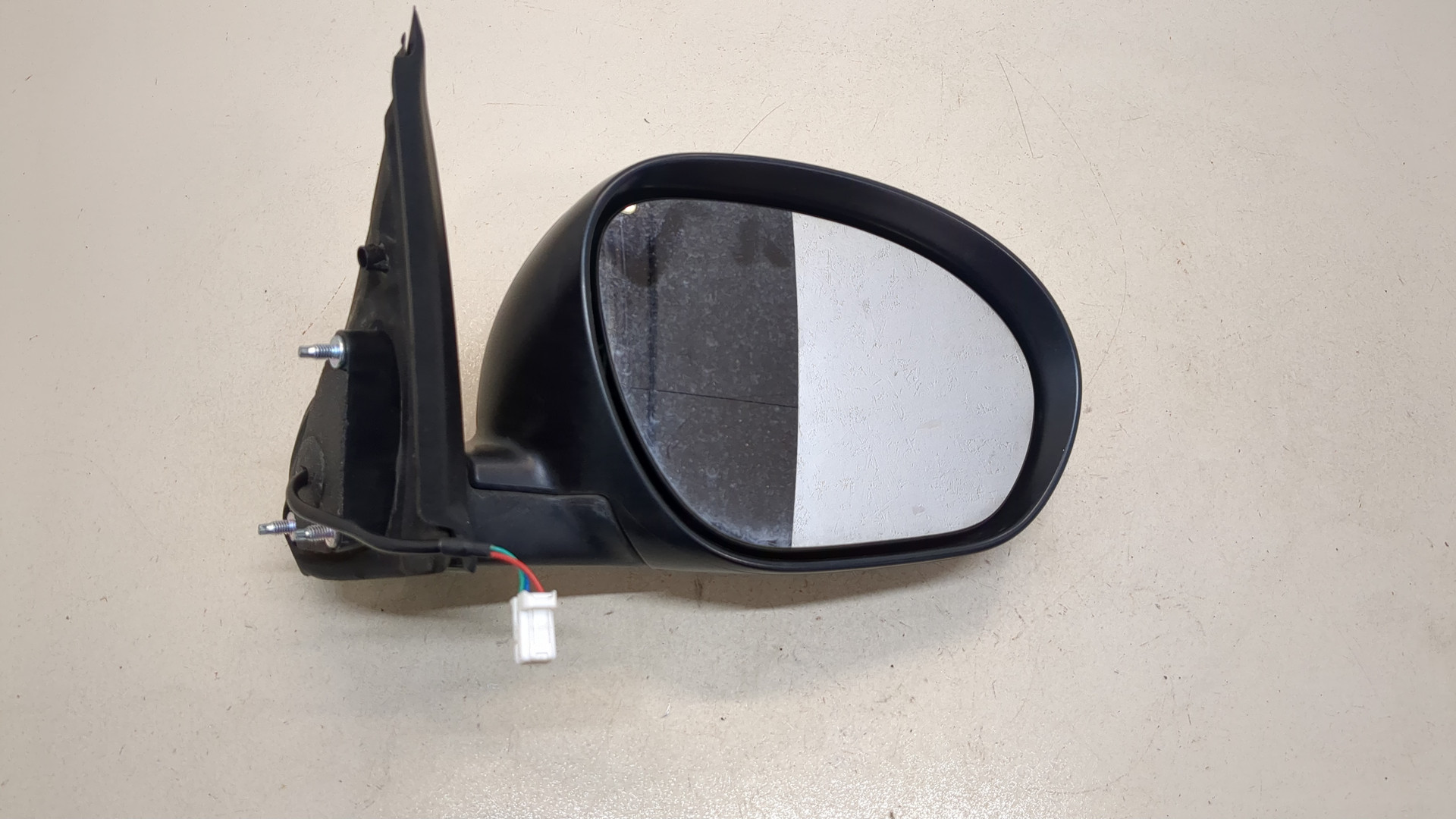 Зеркало правое электрическое