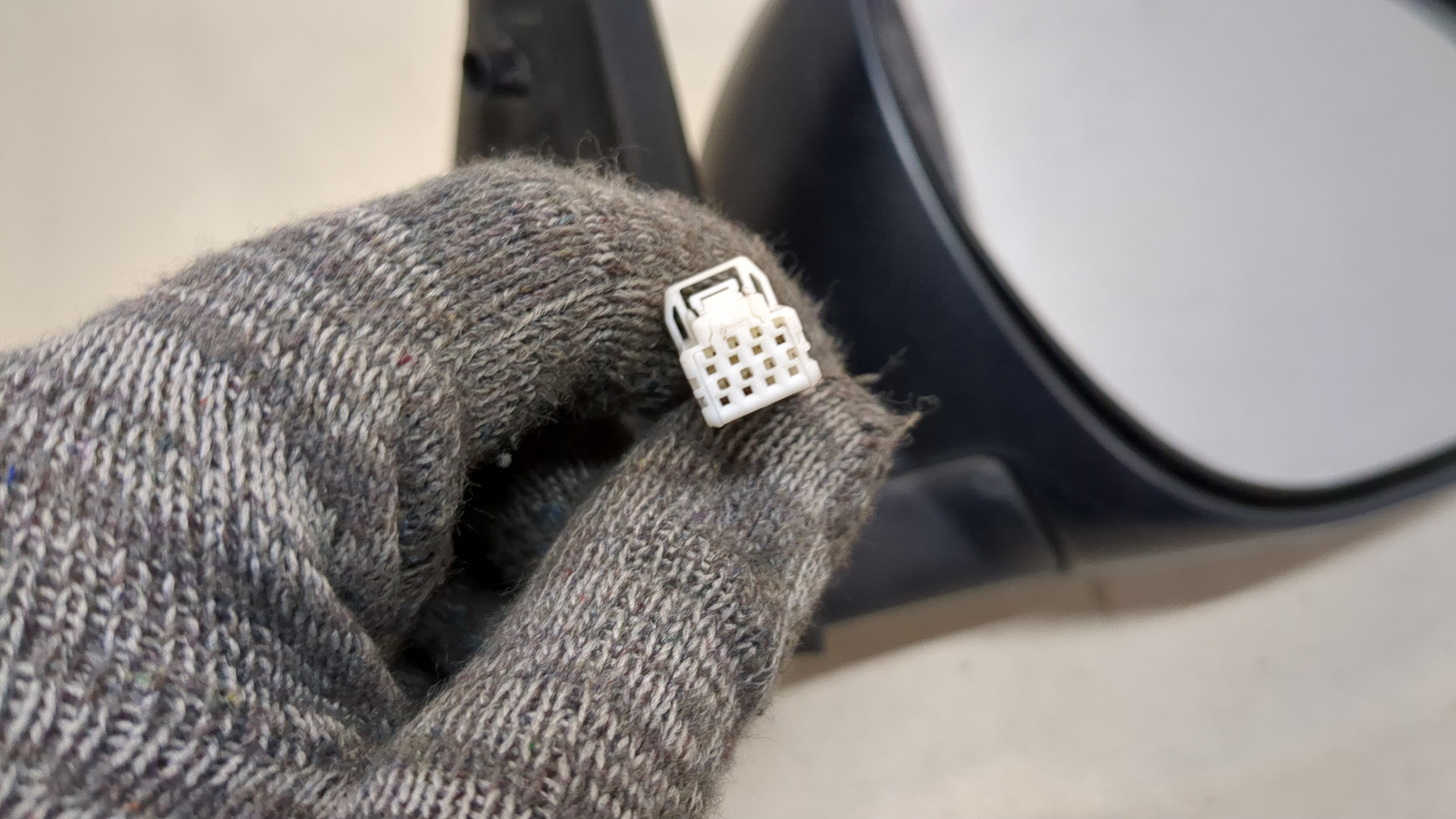 Зеркало правое электрическое