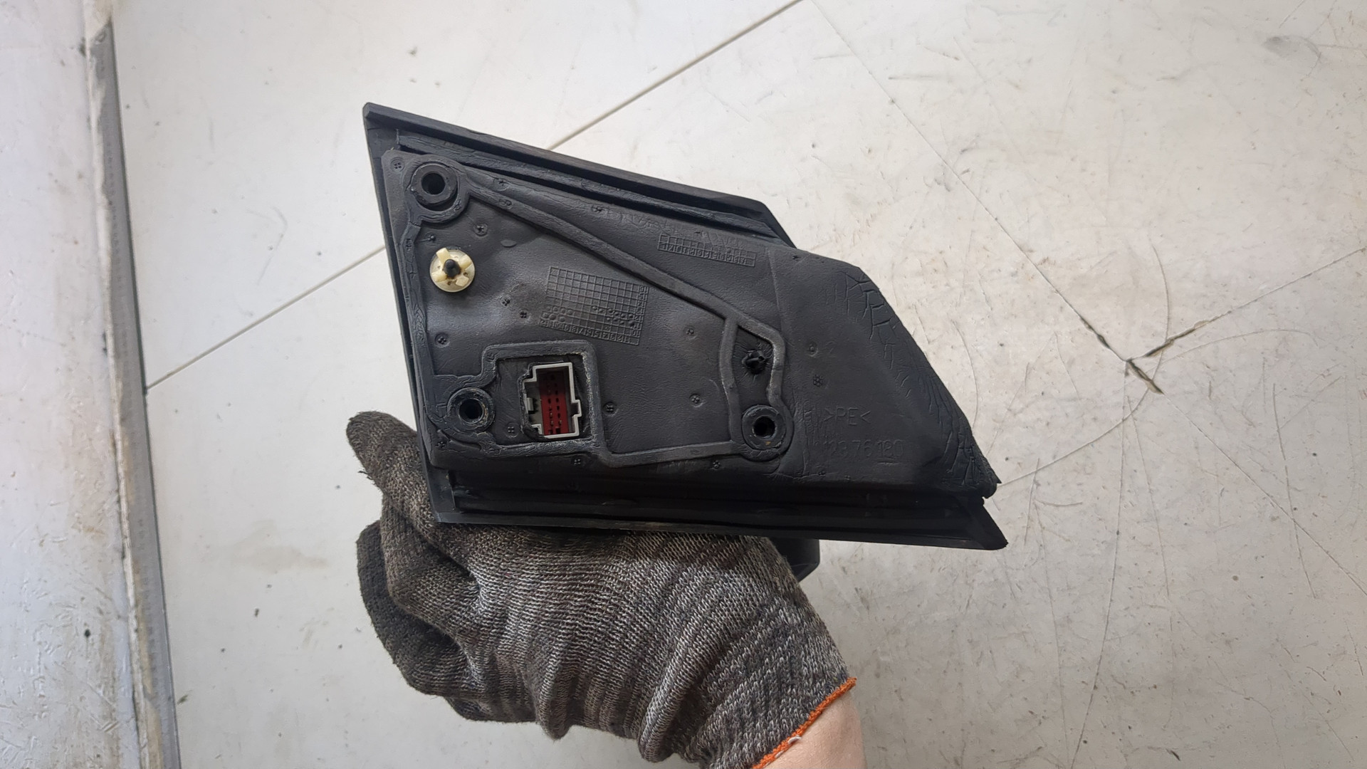 Зеркало правое электрическое