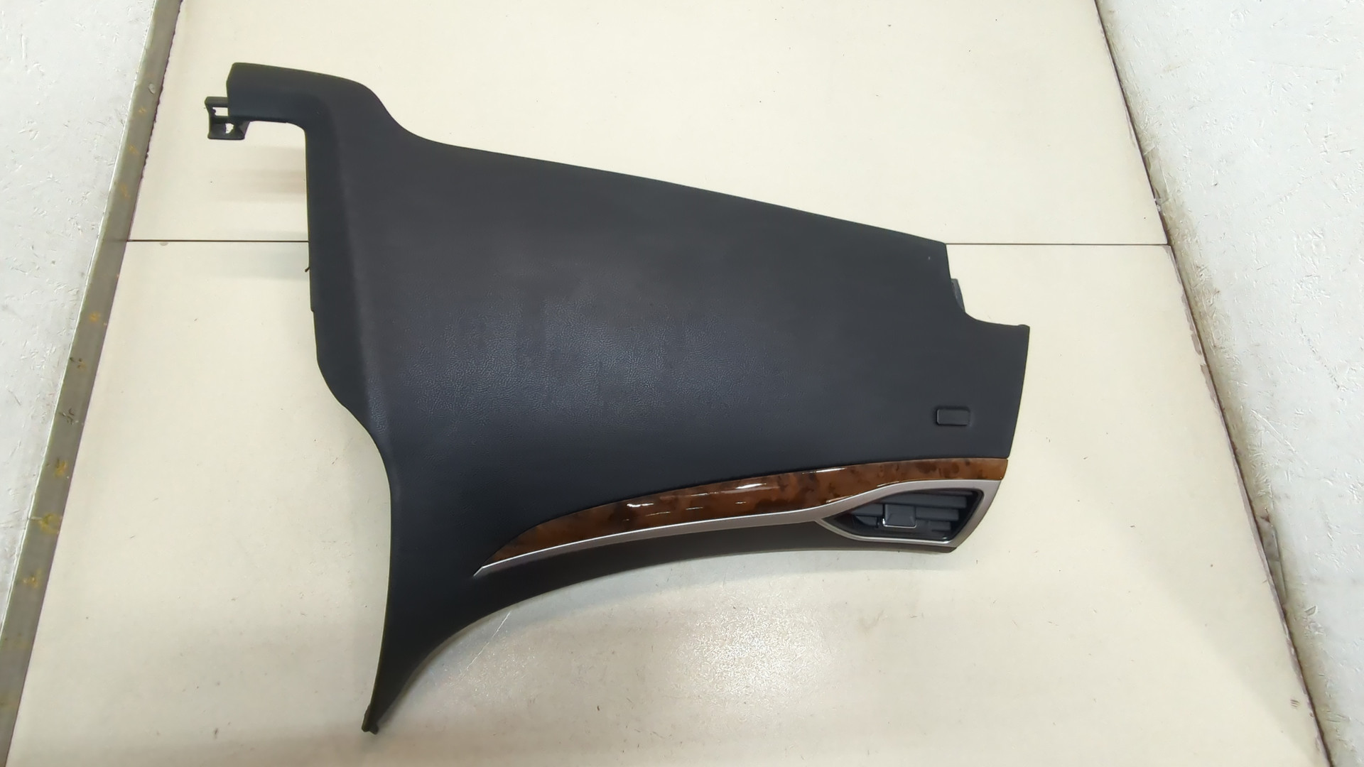 Подушка безопасности пассажирская (в торпедо)