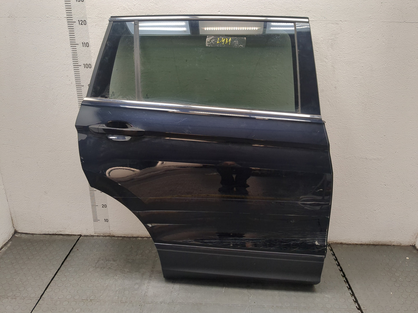 Дверь задняя правая